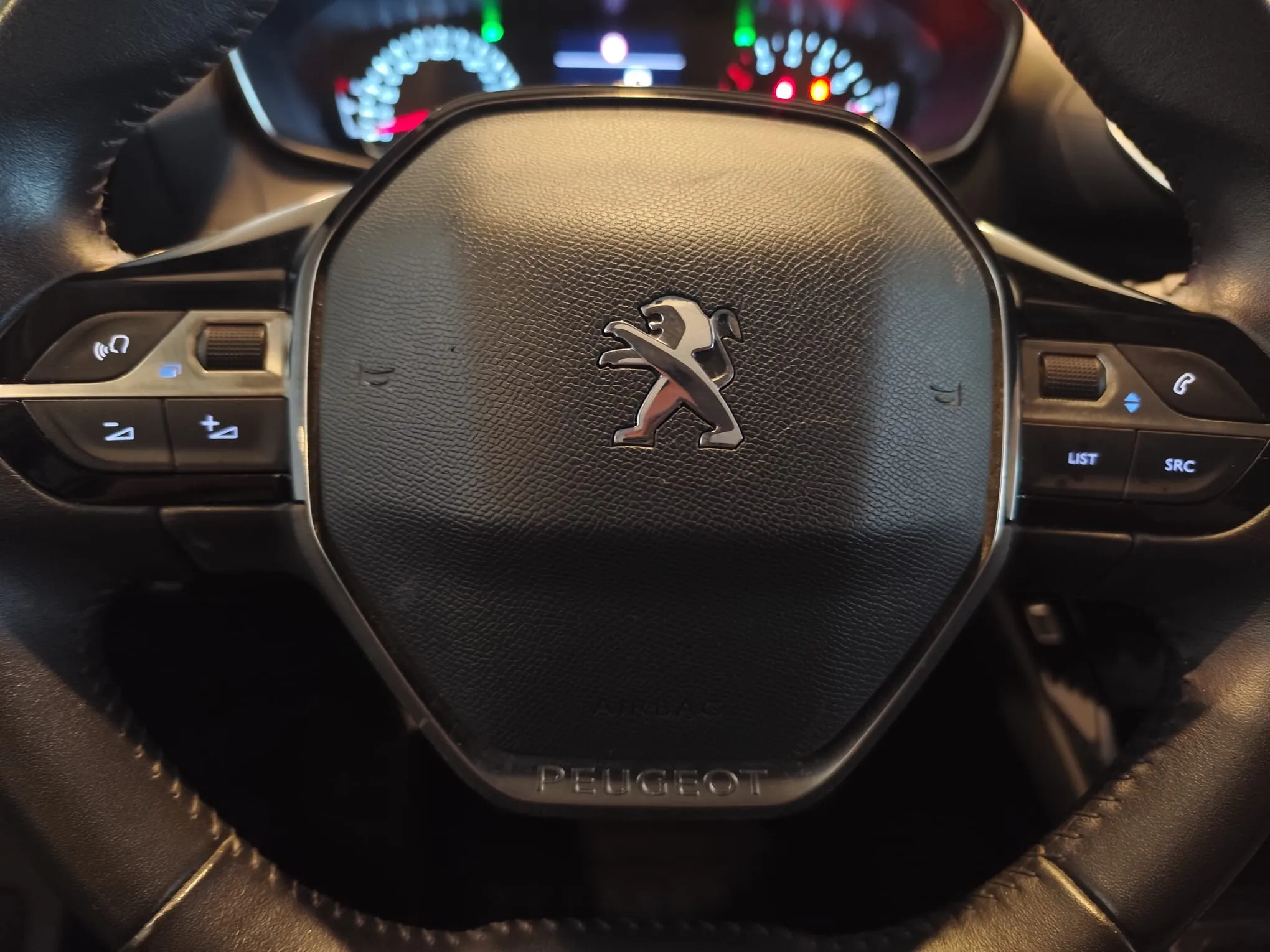 Peugeot 208 PureTech Allure - foto 12