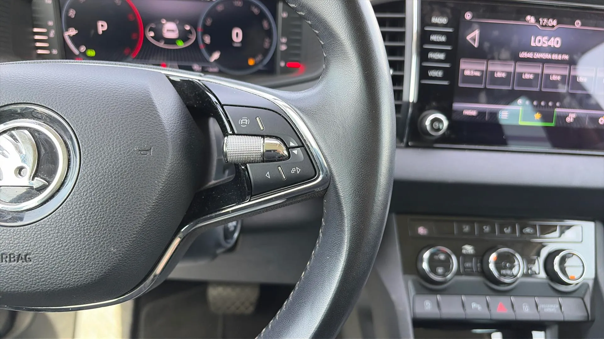 Škoda Karoq 2.0 TDI DSG 4x4 Ambition - foto 18
