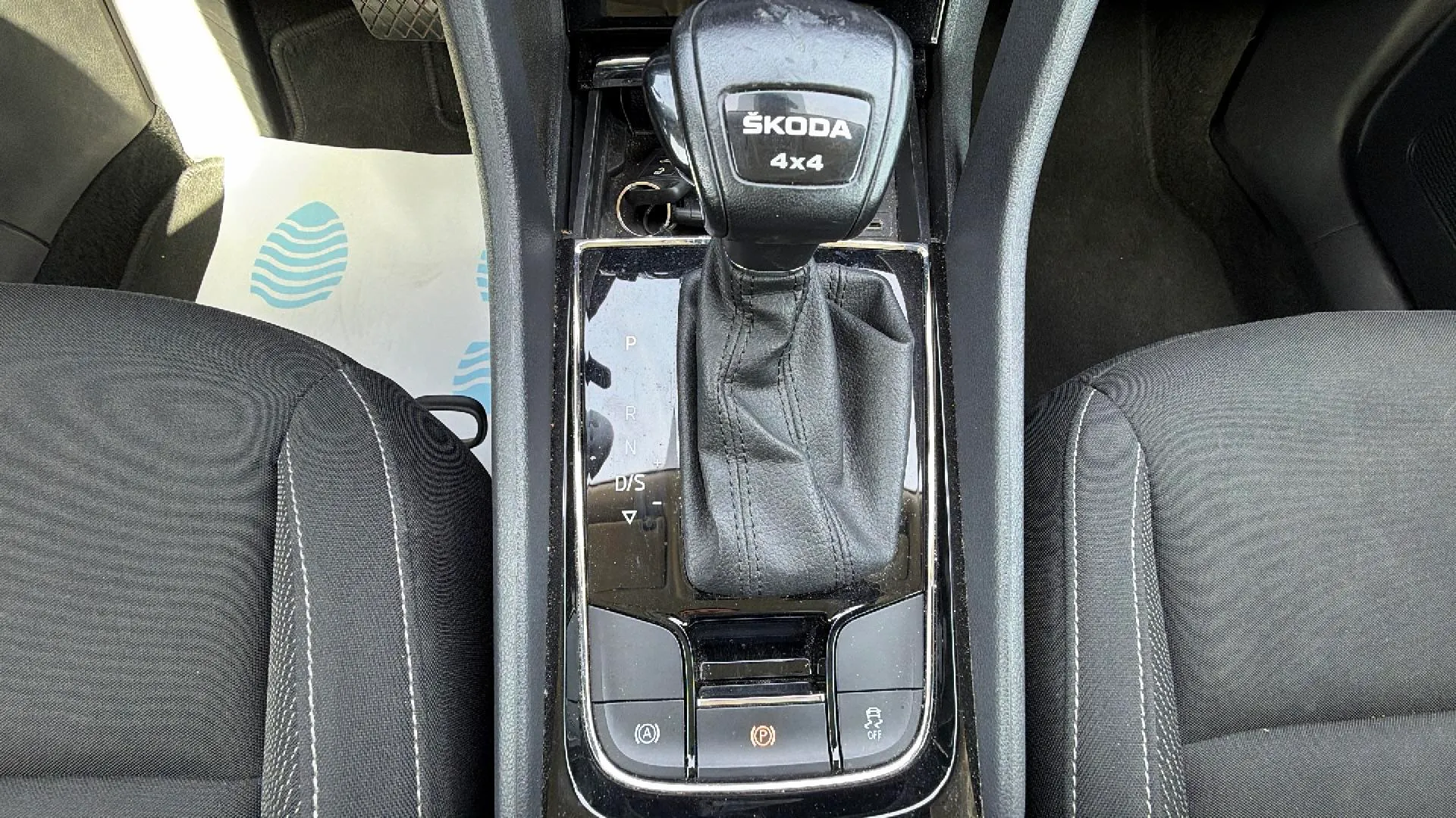 Škoda Karoq 2.0 TDI DSG 4x4 Ambition - foto 21