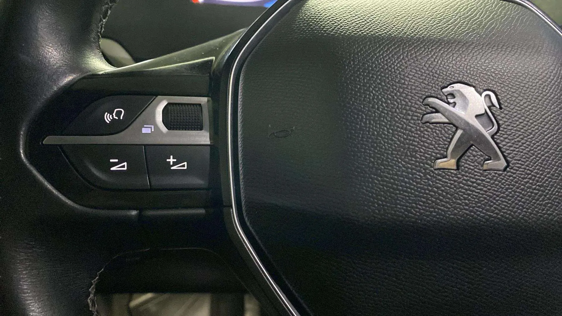 Peugeot 3008 1.2 PureTech Allure Pack - foto 11