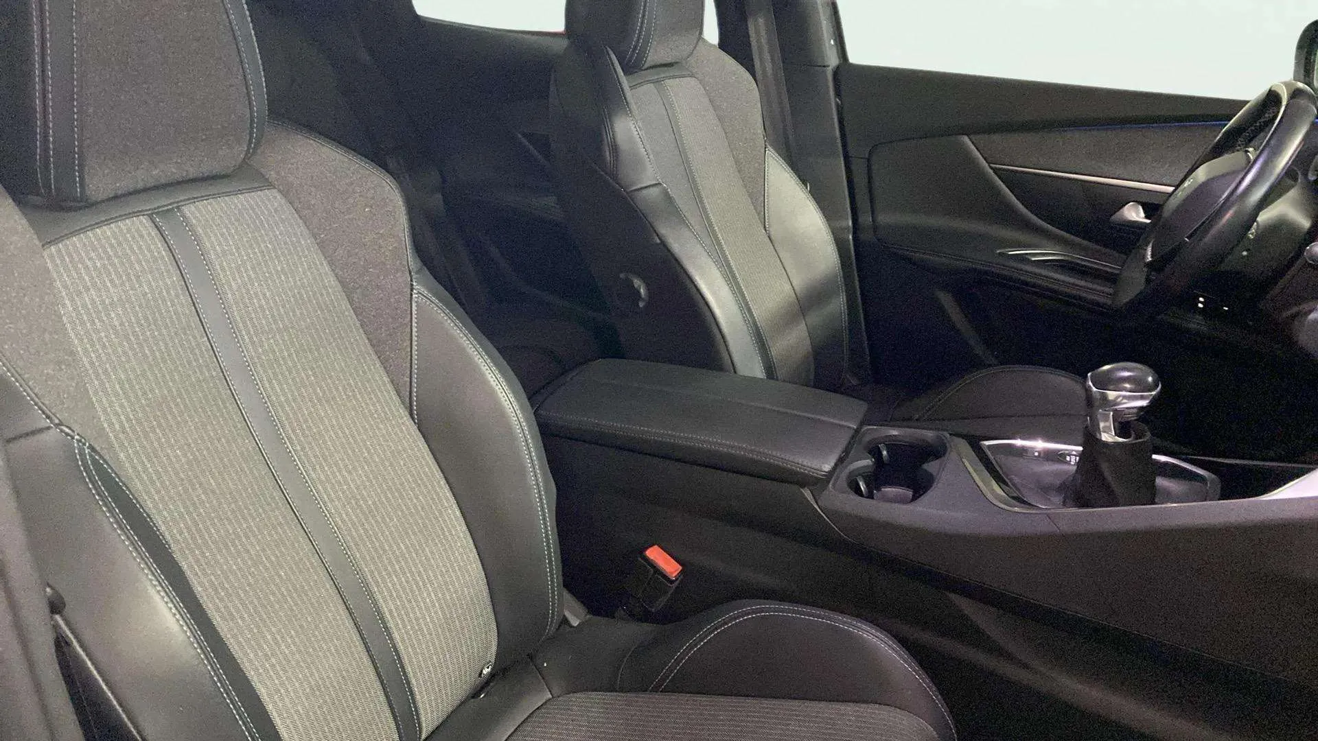 Peugeot 3008 1.2 PureTech Allure Pack - foto 23