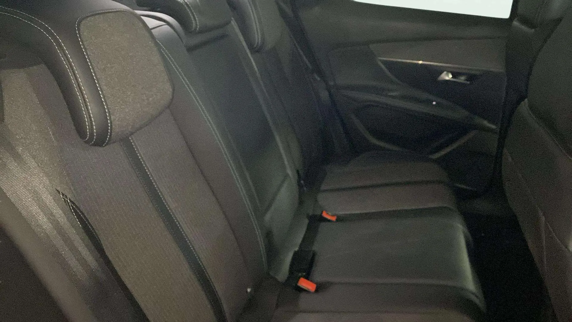 Peugeot 3008 1.2 PureTech Allure Pack - foto 25