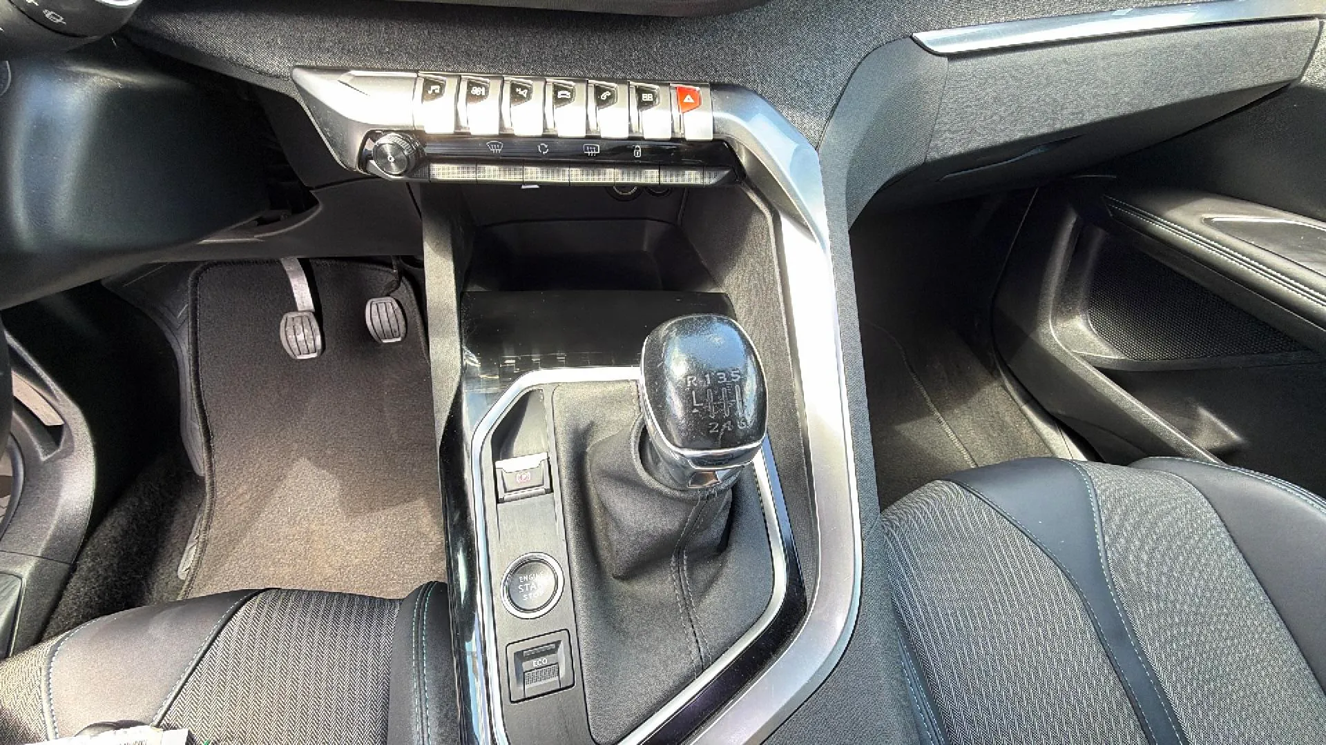 Peugeot 3008 1.2 PureTech Allure Pack - foto 16