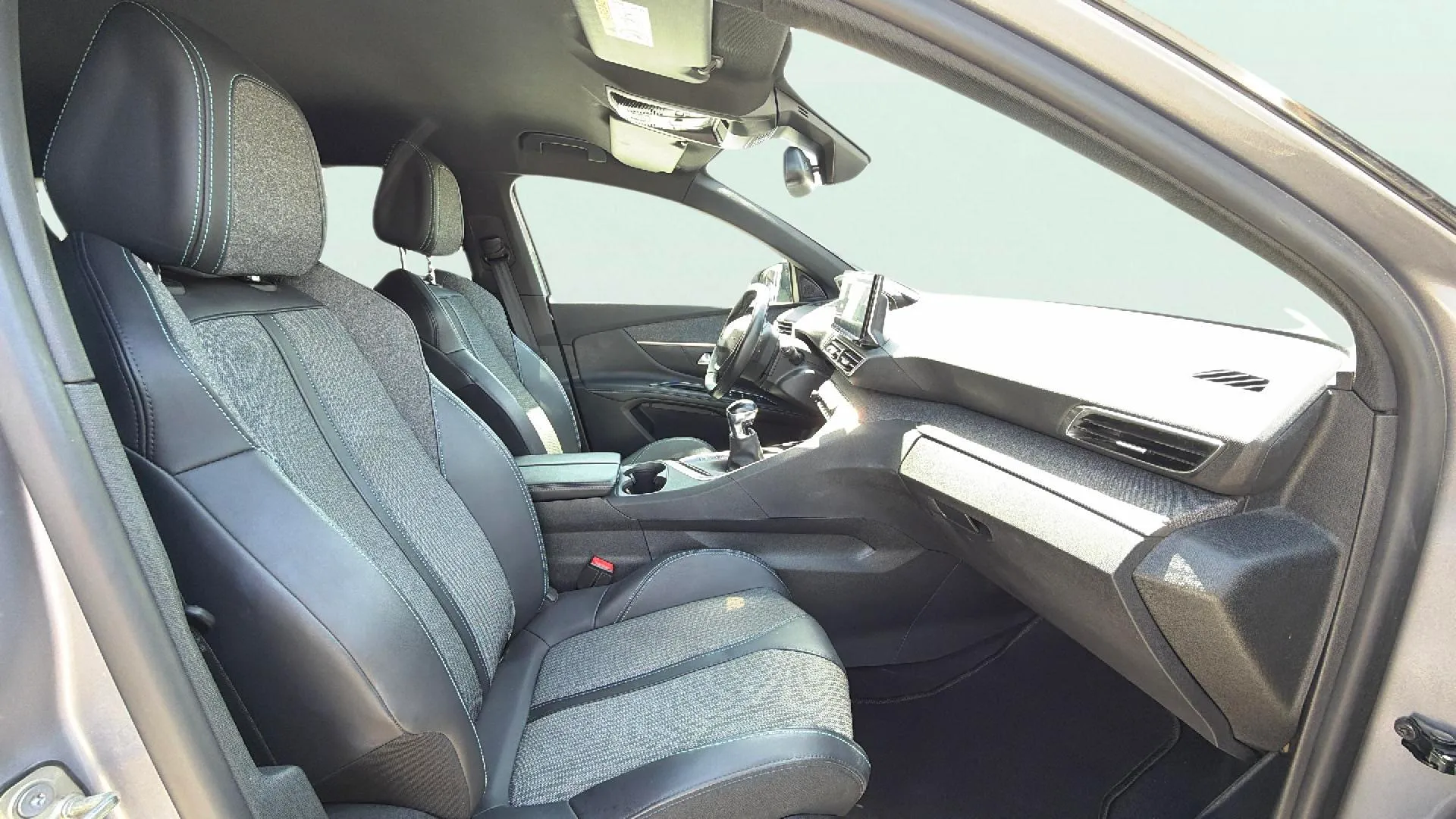 Peugeot 3008 1.2 PureTech Allure Pack - foto 17