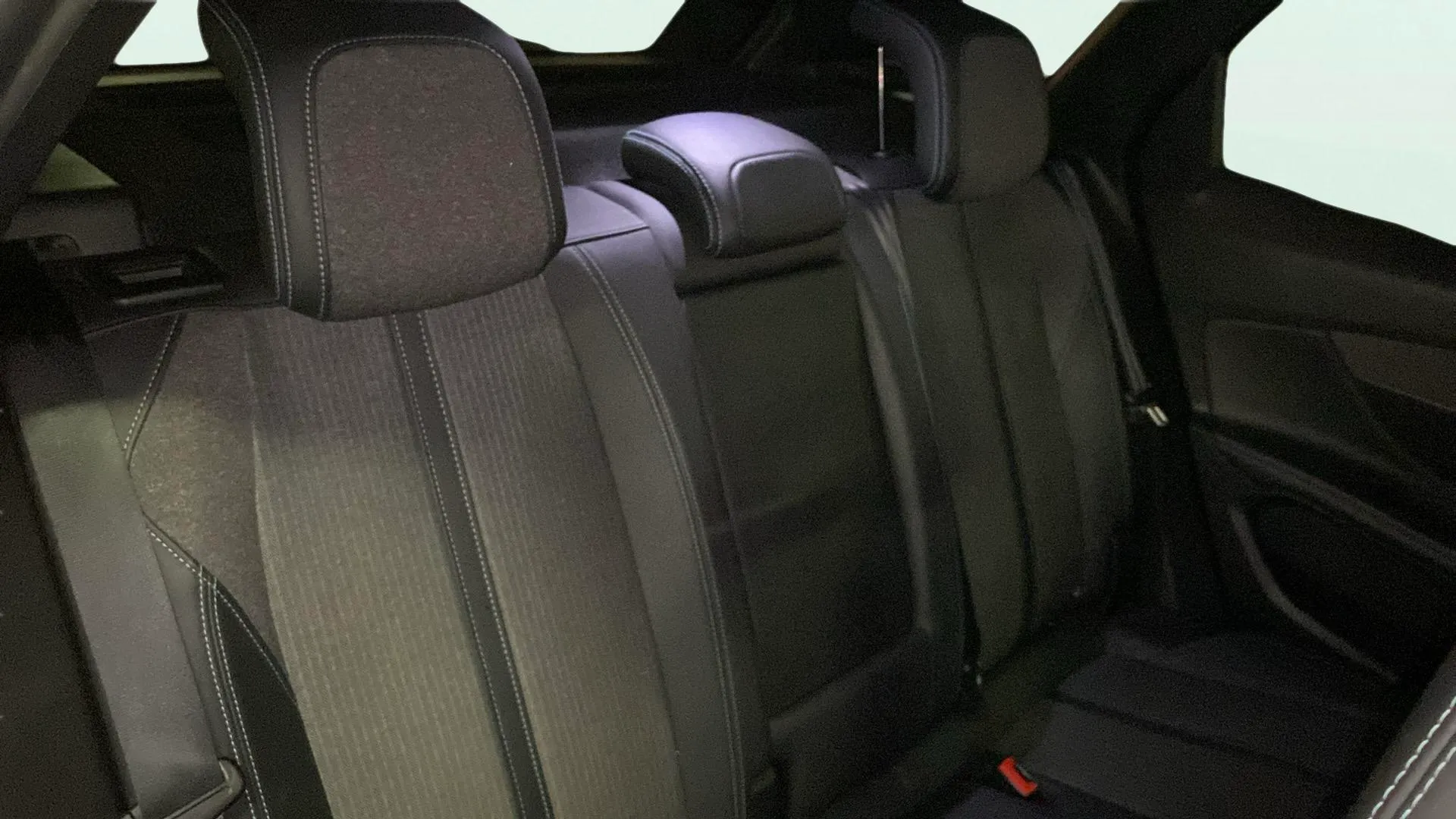Peugeot 3008 1.2 PureTech Allure Pack - foto 28