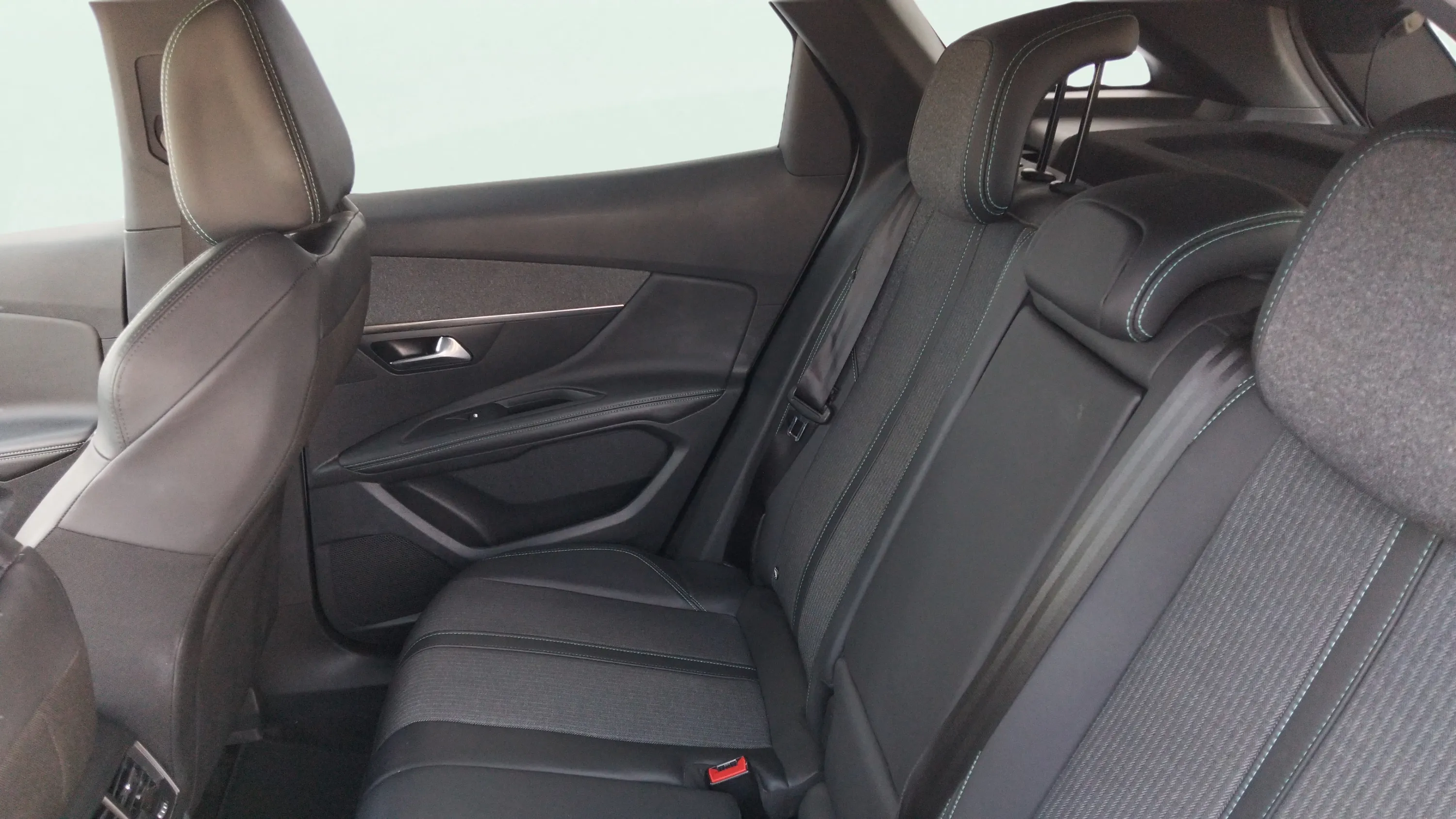 Peugeot 3008 1.2 PureTech Allure Pack - foto 17