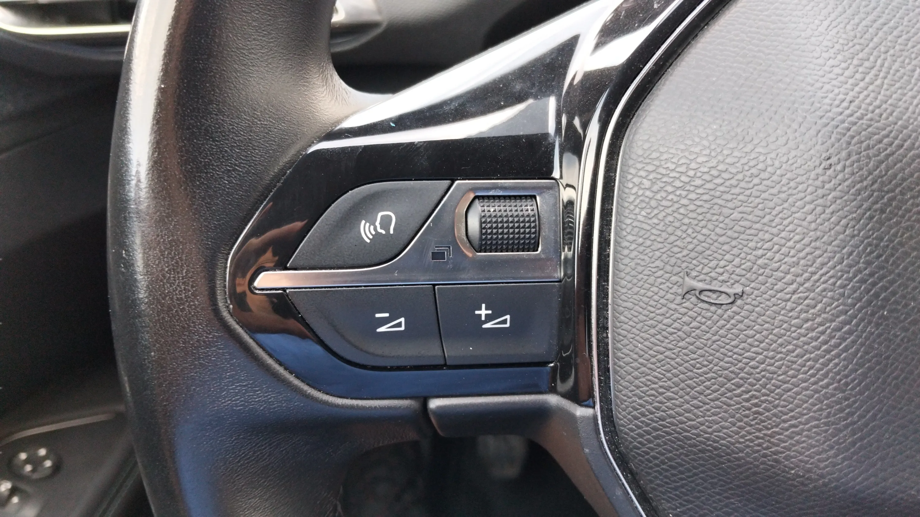 Peugeot 3008 1.2 PureTech Allure Pack - foto 26
