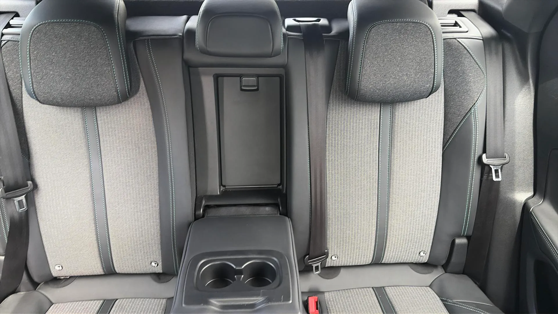 Peugeot 3008 1.2 PureTech Allure Pack EAT8 - foto 14