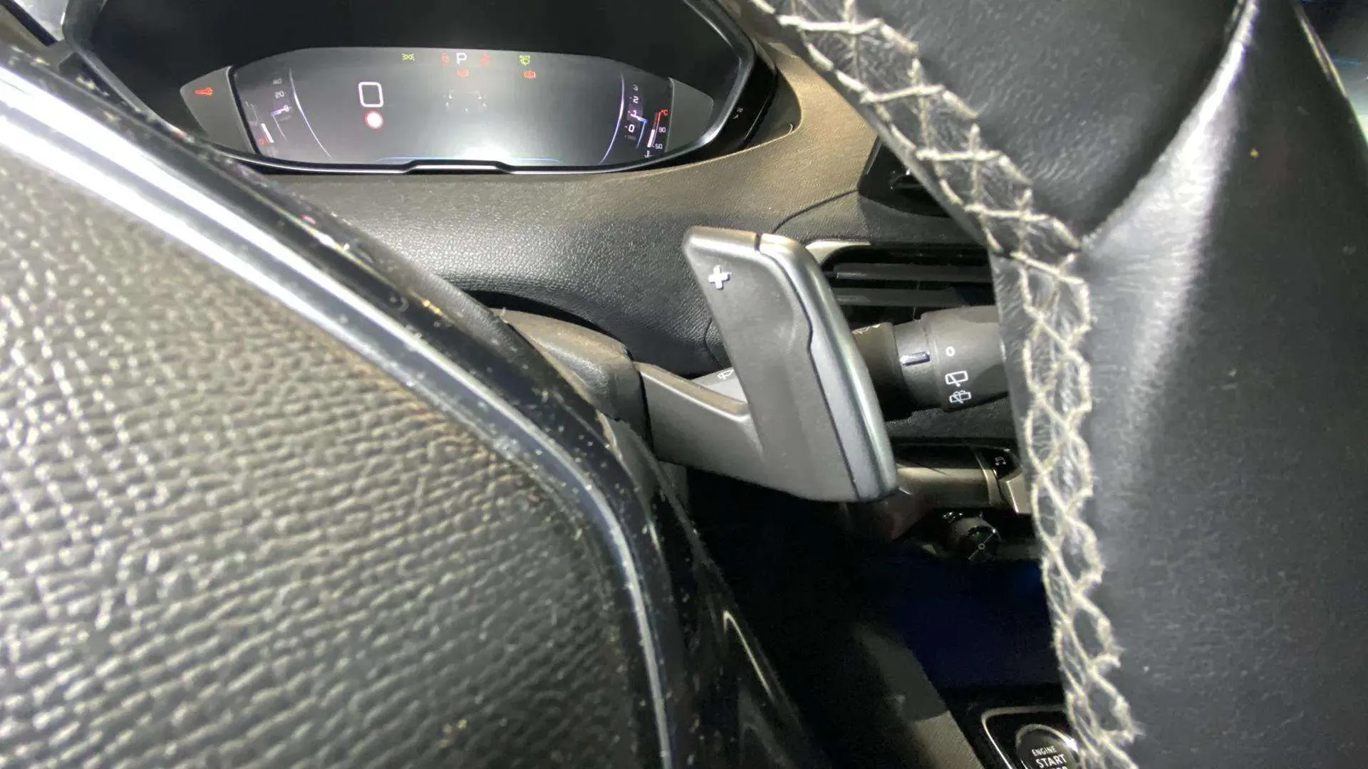 Peugeot 3008 1.2 PureTech Allure Pack EAT8 - foto 29