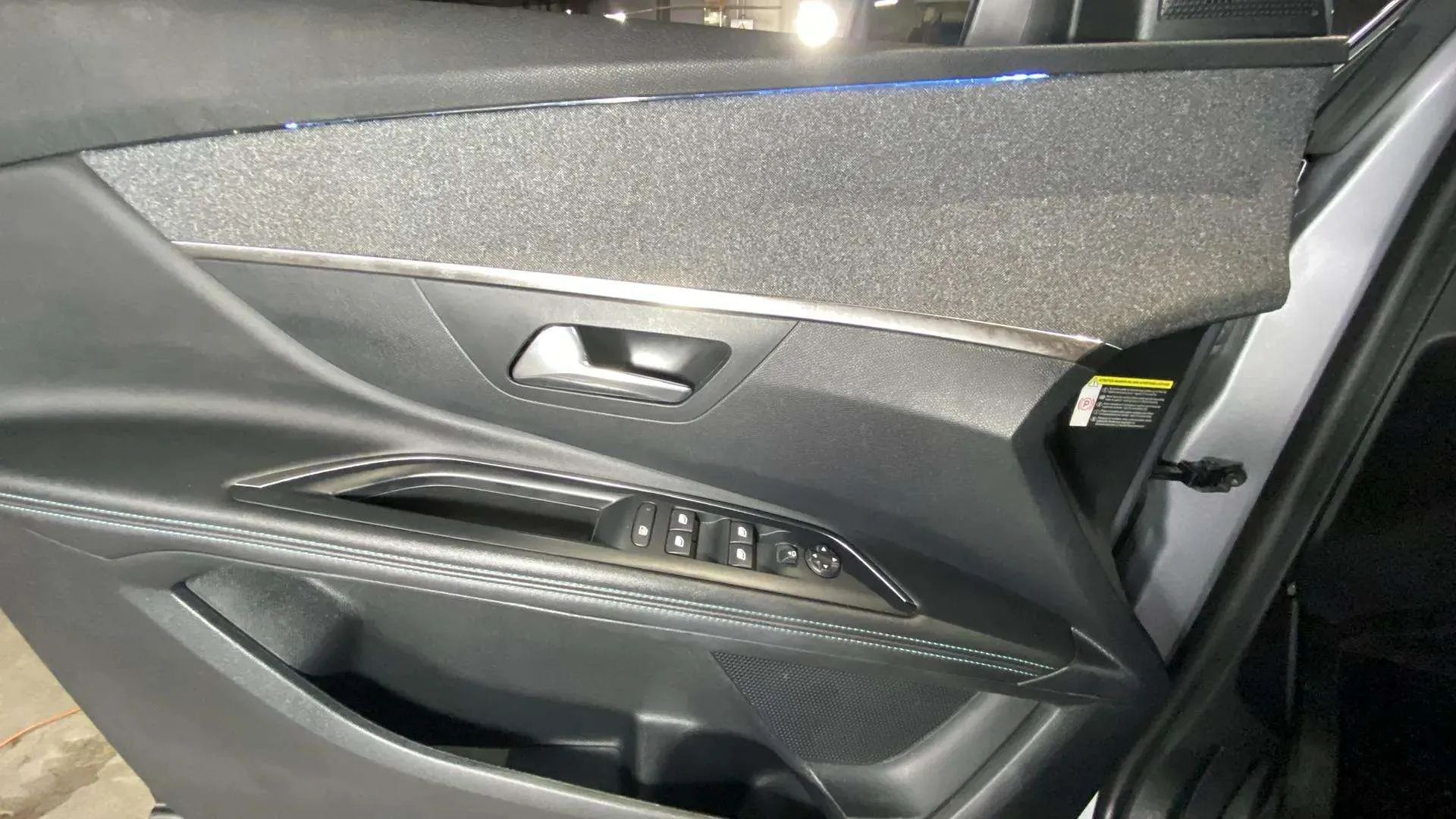 Peugeot 3008 1.2 PureTech Allure Pack EAT8 - foto 24