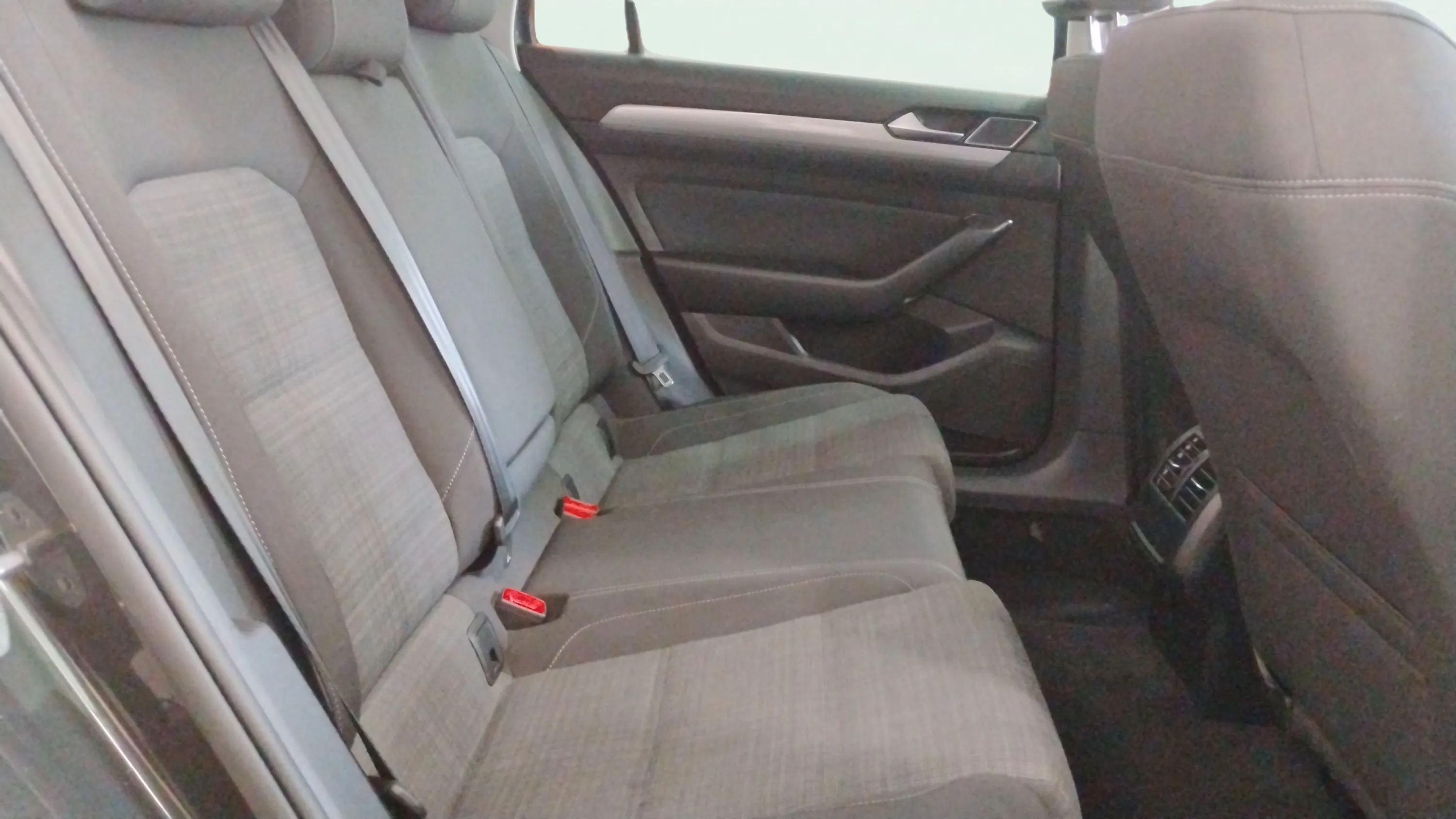 Volkswagen Passat Variant R-Line 2.0 TDI DSG - foto 15