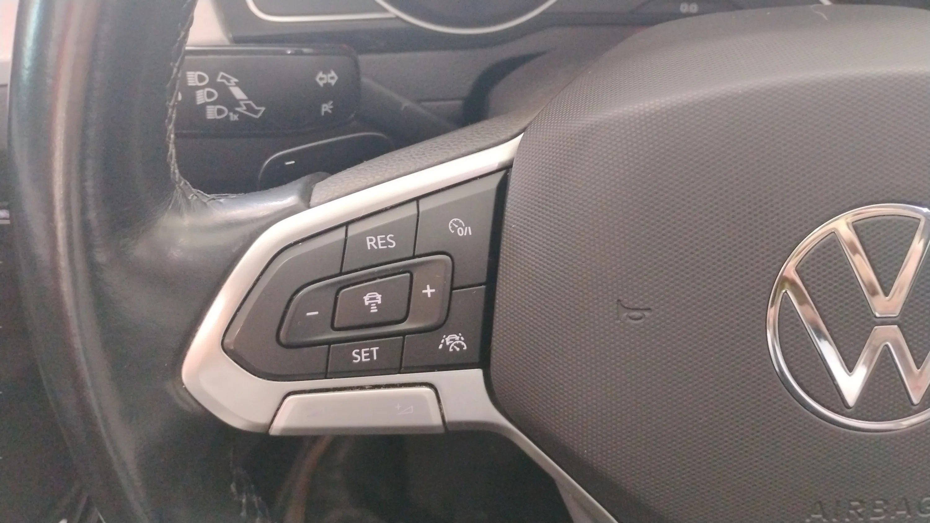 Volkswagen Passat Variant R-Line 2.0 TDI DSG - foto 21
