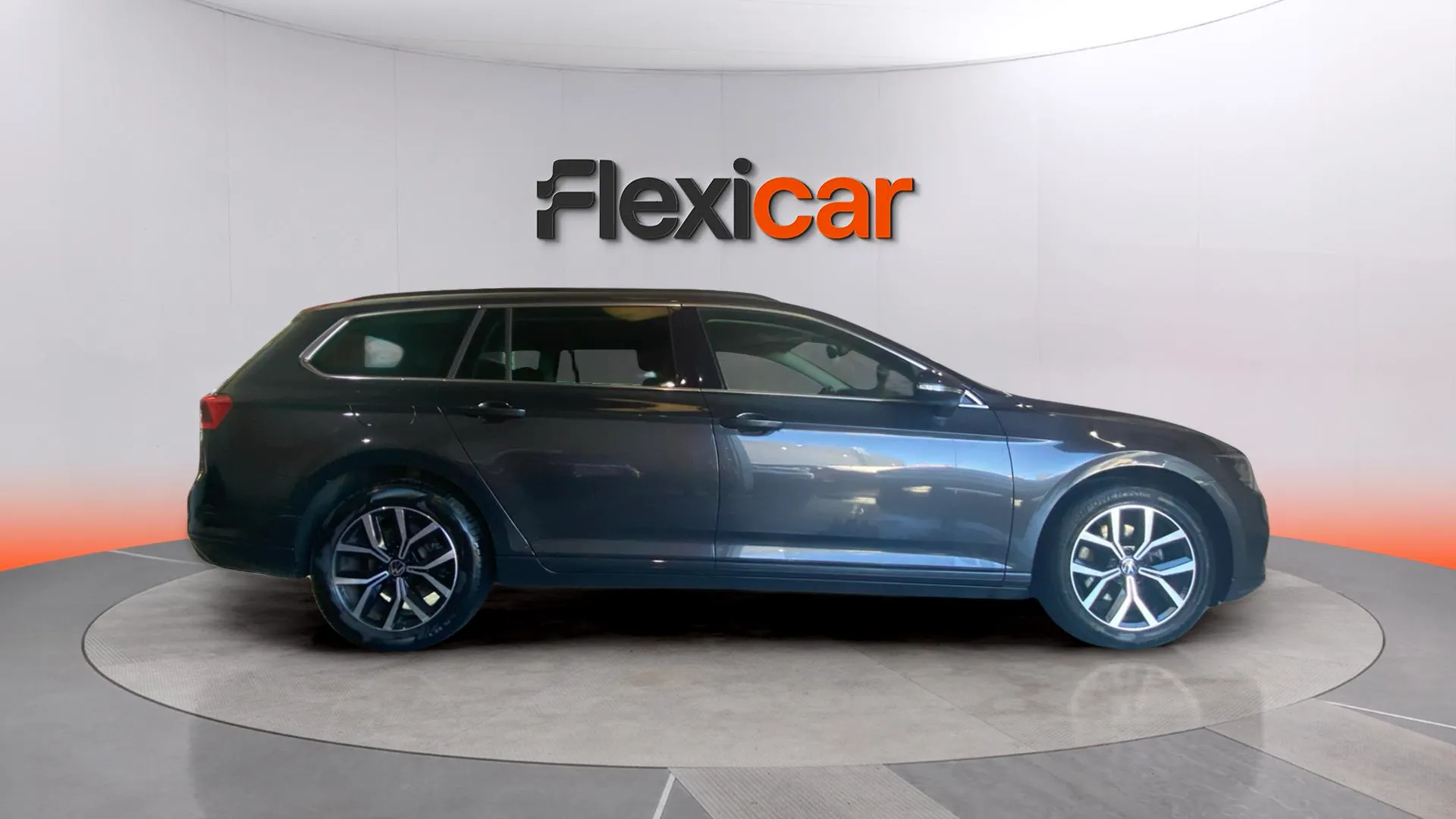 Volkswagen Passat Variant R-Line 2.0 TDI DSG - foto 8