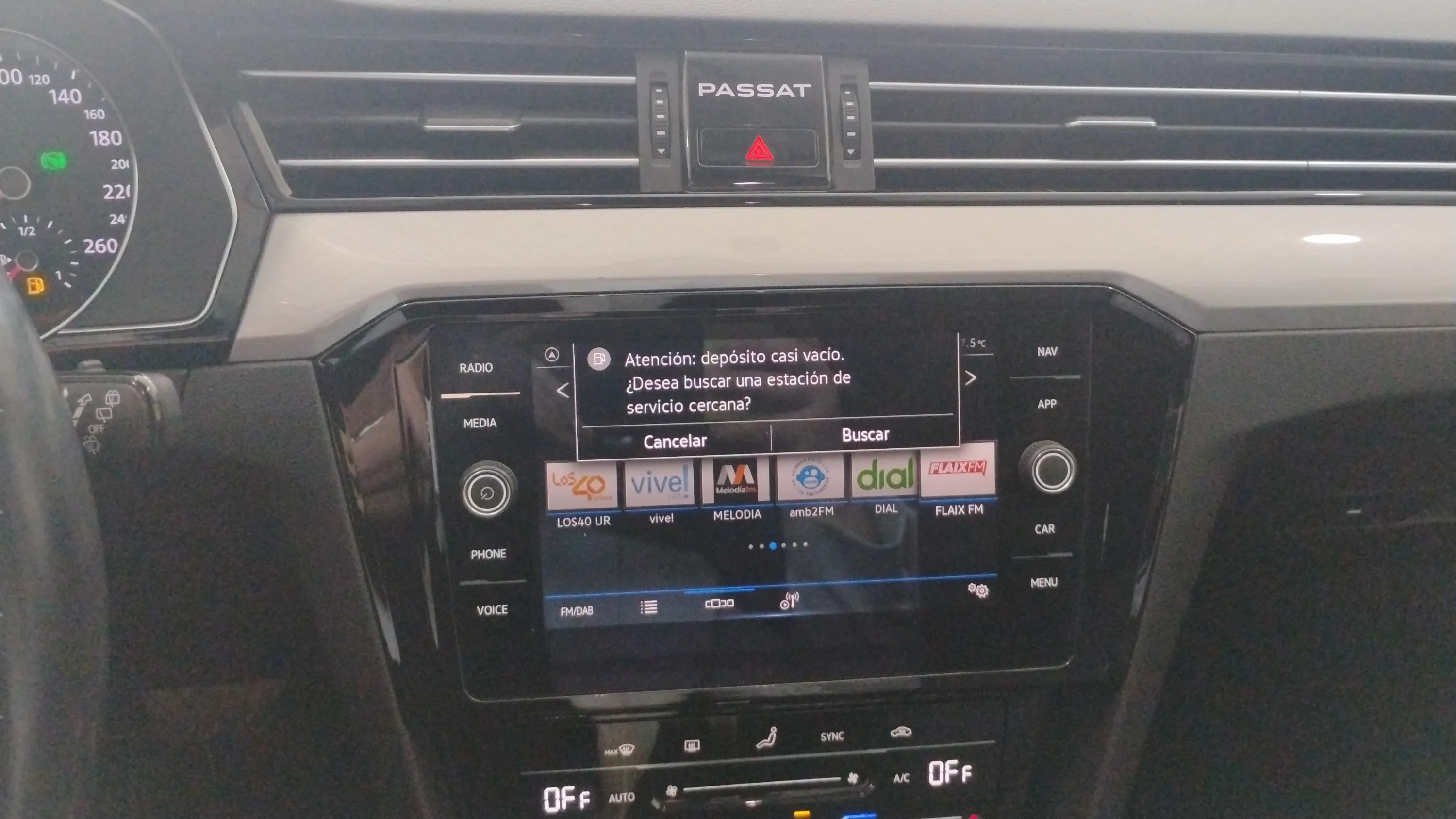 Volkswagen Passat Variant R-Line 2.0 TDI DSG - foto 24