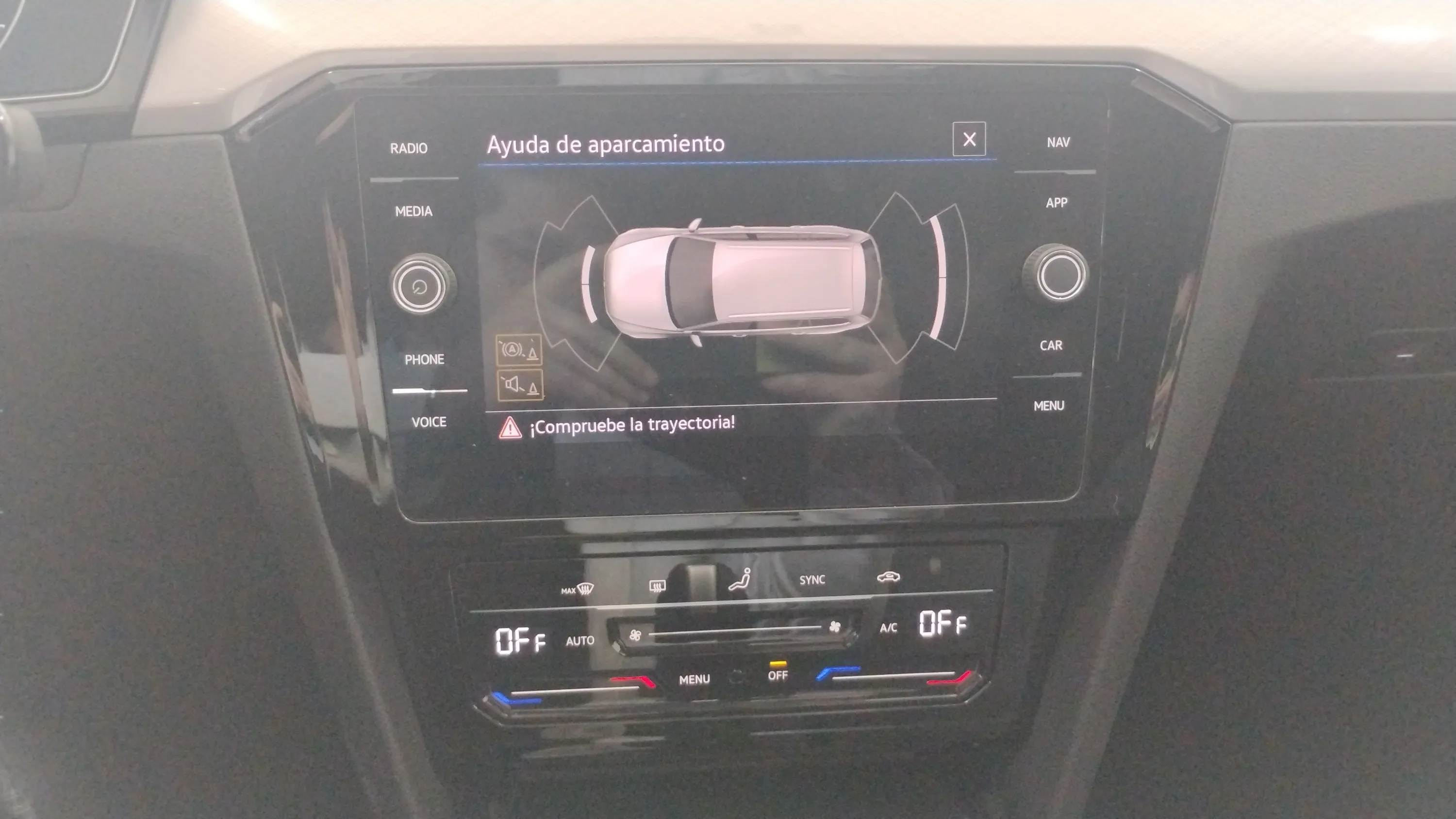 Volkswagen Passat Variant R-Line 2.0 TDI DSG - foto 26