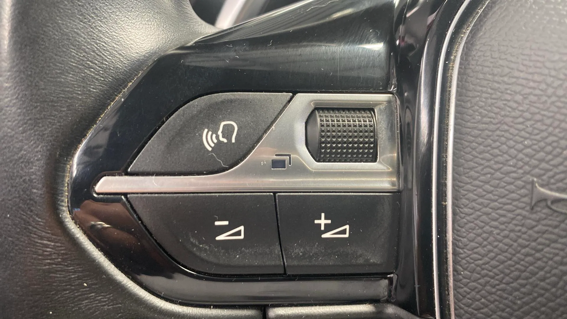 Peugeot 3008 1.2 PureTech Allure Pack EAT8 - foto 14