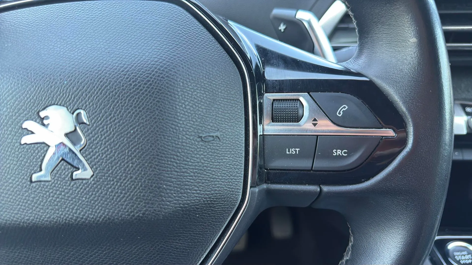 Peugeot 3008 1.2 PureTech Allure Pack EAT8 - foto 17
