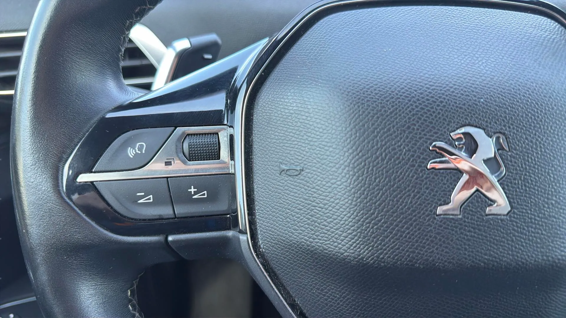 Peugeot 3008 1.2 PureTech Allure Pack EAT8 - foto 16