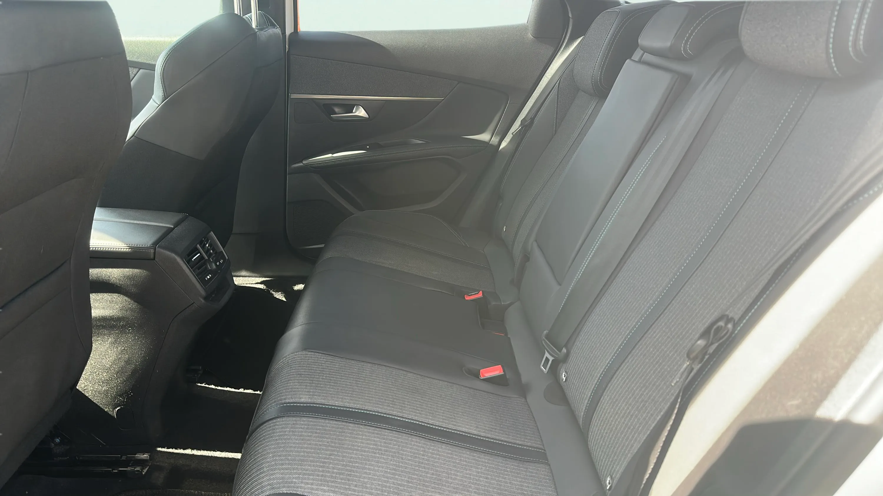 Peugeot 3008 1.2 PureTech Allure Pack EAT8 - foto 16
