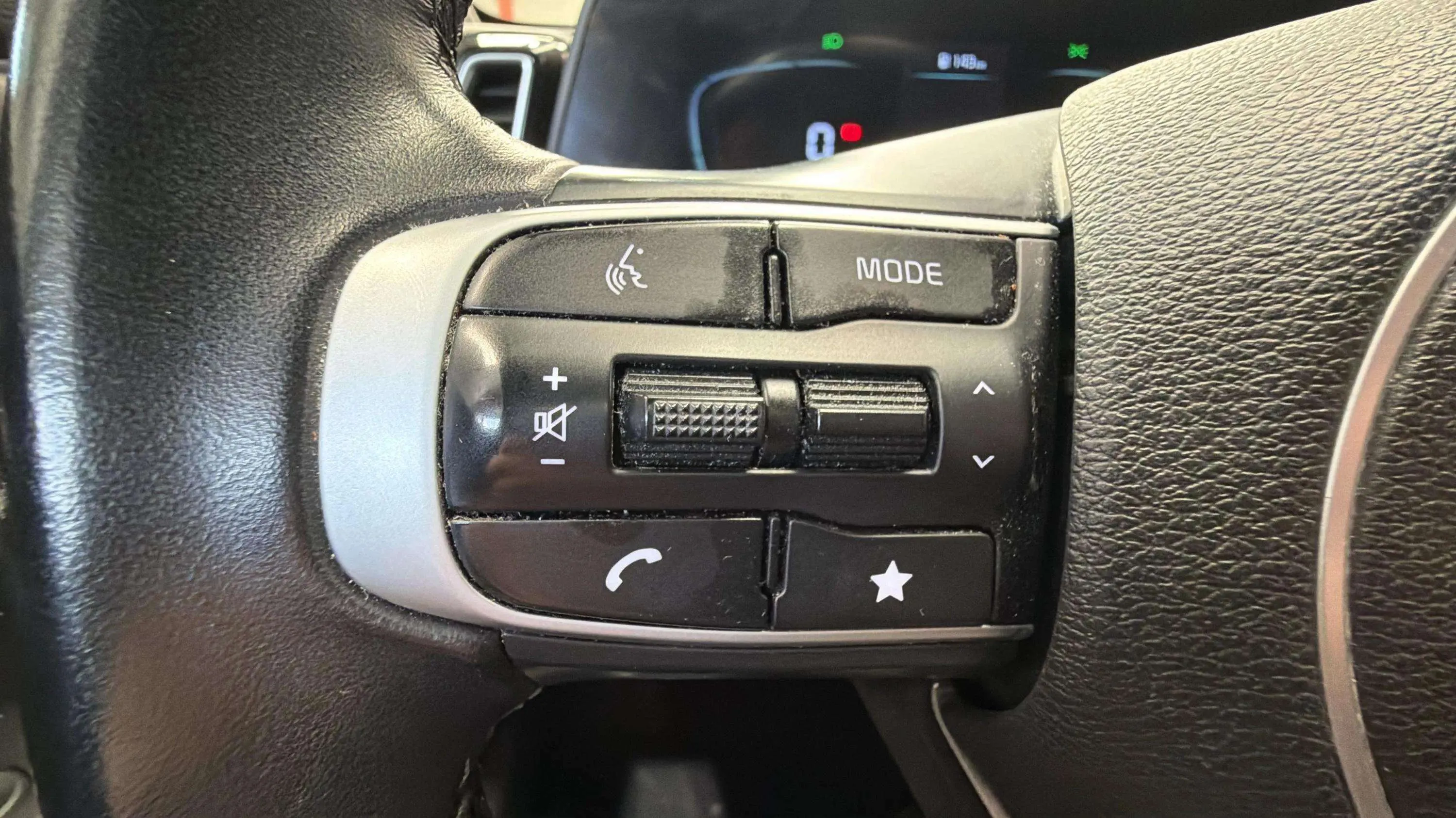 Kia Sportage 1.6 CRDi MHEV Business 4x2 - foto 19