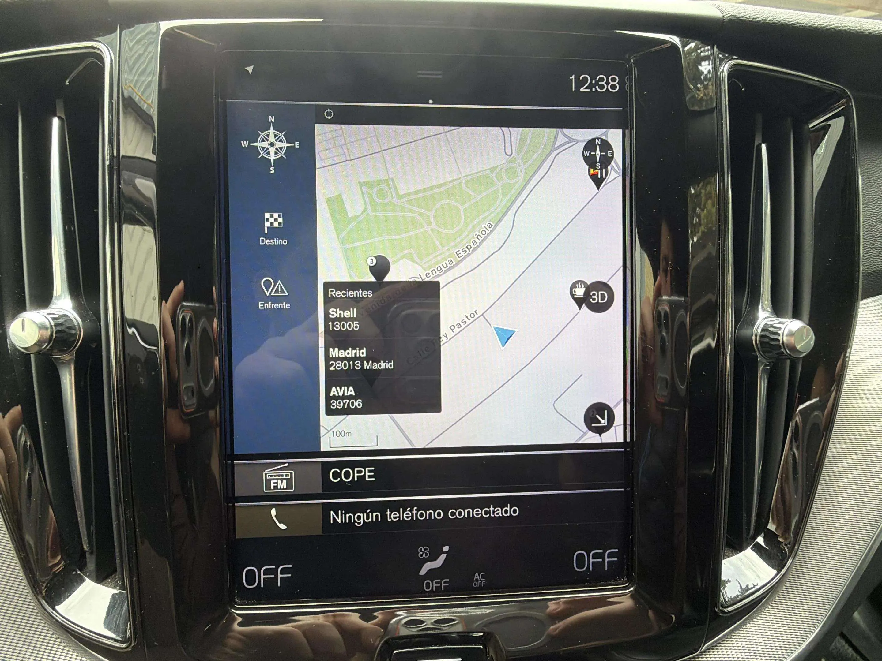 Volvo XC60 2.0 D4 R-Design - foto 22