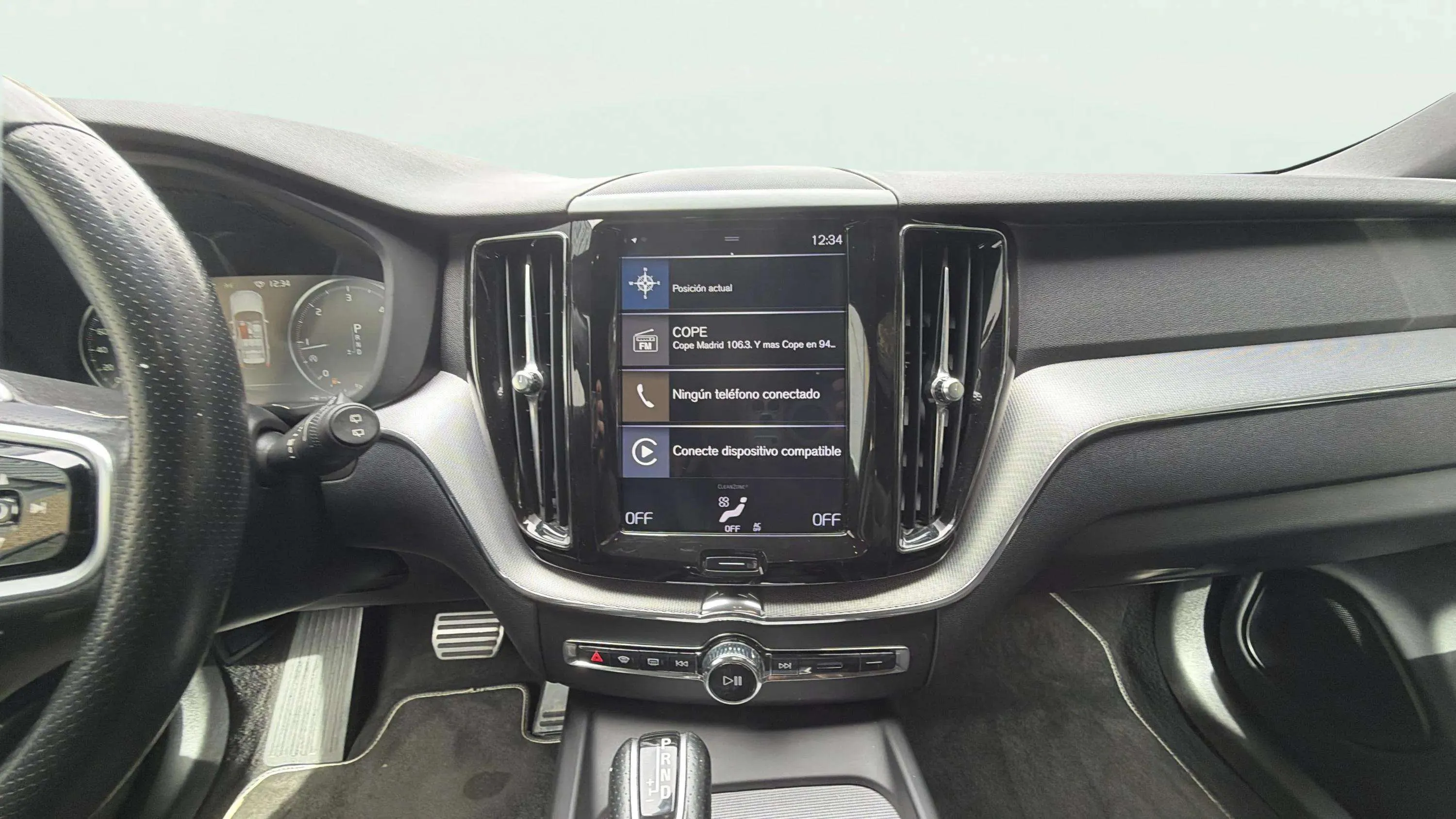 Volvo XC60 2.0 D4 R-Design - foto 10
