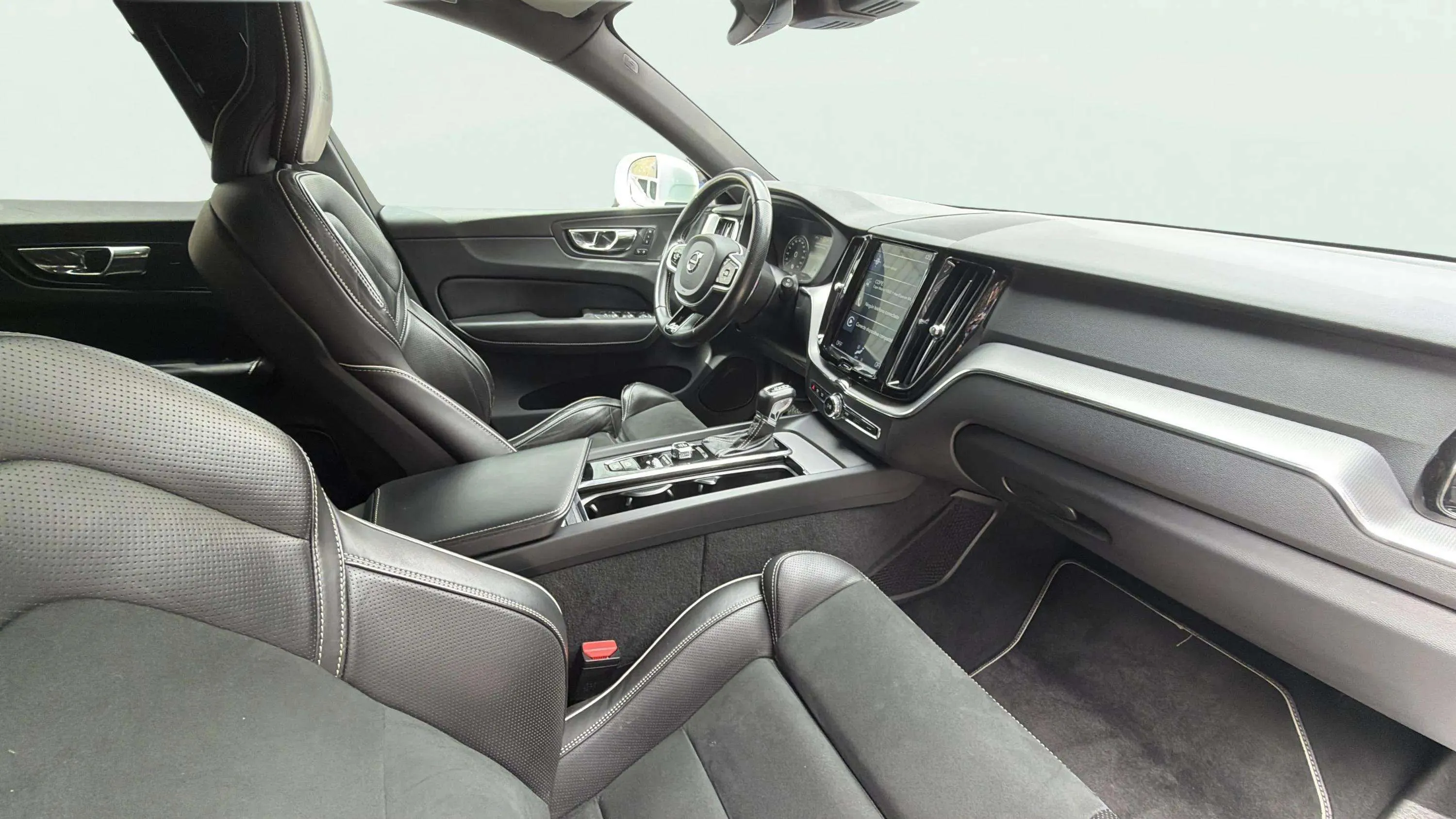 Volvo XC60 2.0 D4 R-Design - foto 14