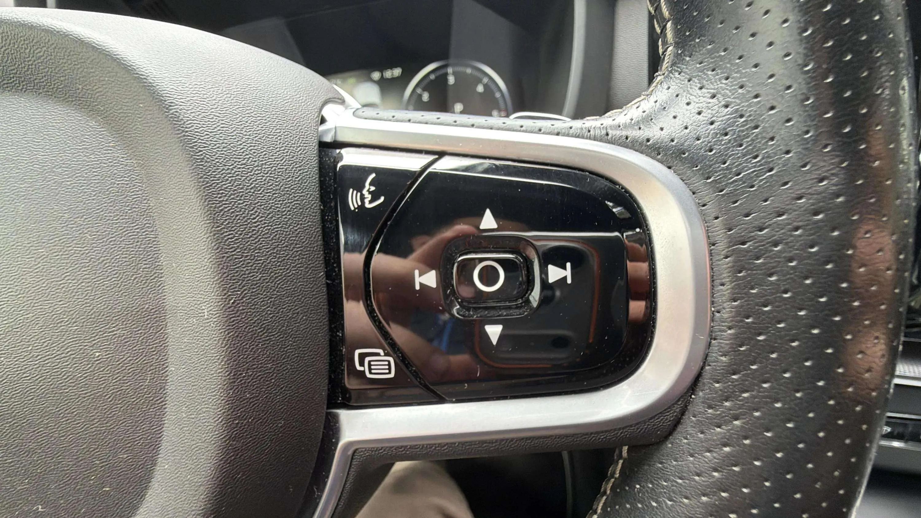 Volvo XC60 2.0 D4 R-Design - foto 20