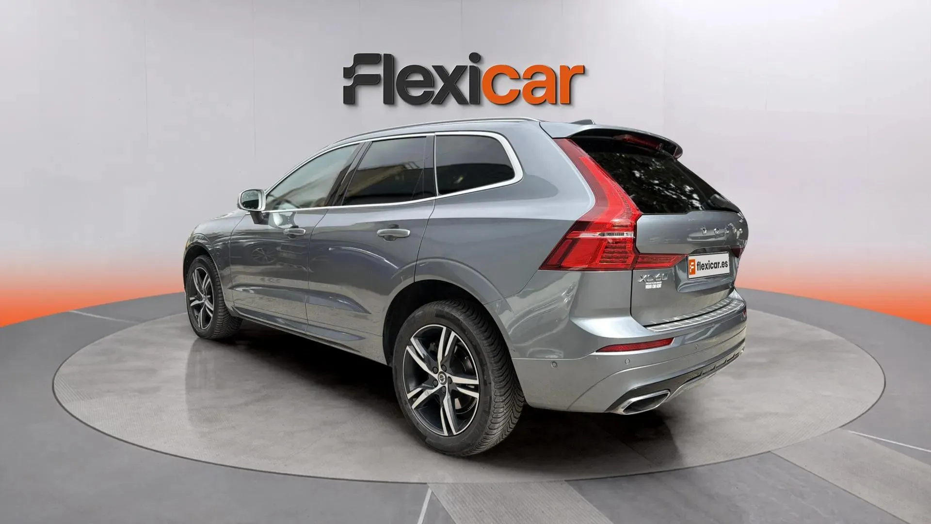 Volvo XC60 2.0 D4 R-Design - foto 6