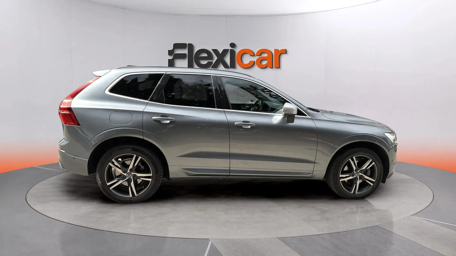 Volvo XC60 2.0 D4 R-Design - foto 5