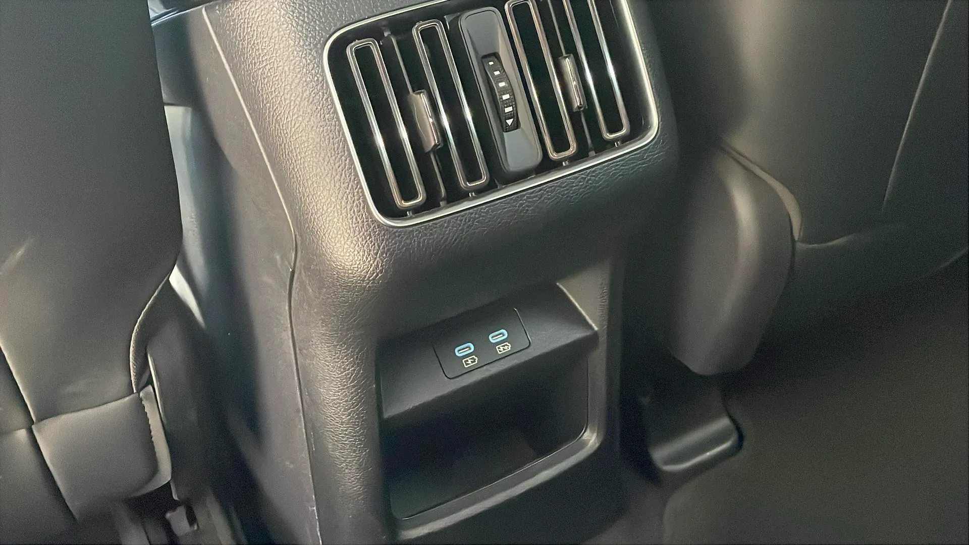 BYD Seal U Boost - foto 26