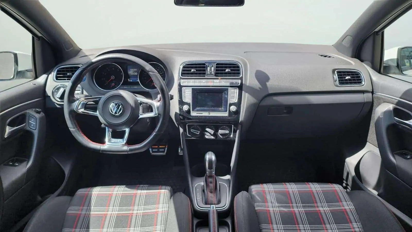 Volkswagen Polo GTI 1.8 TSI DSG - foto 9