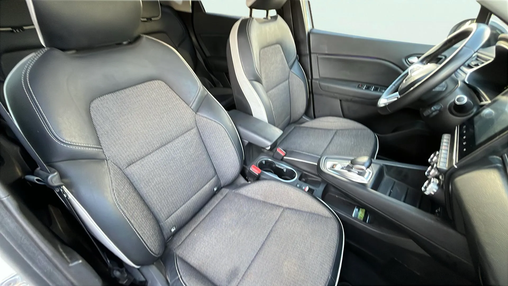 Renault Captur Intens E-Tech Híbrido - foto 16