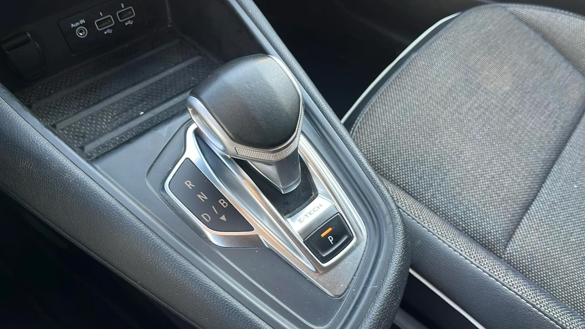 Renault Captur Intens E-Tech Híbrido - foto 14
