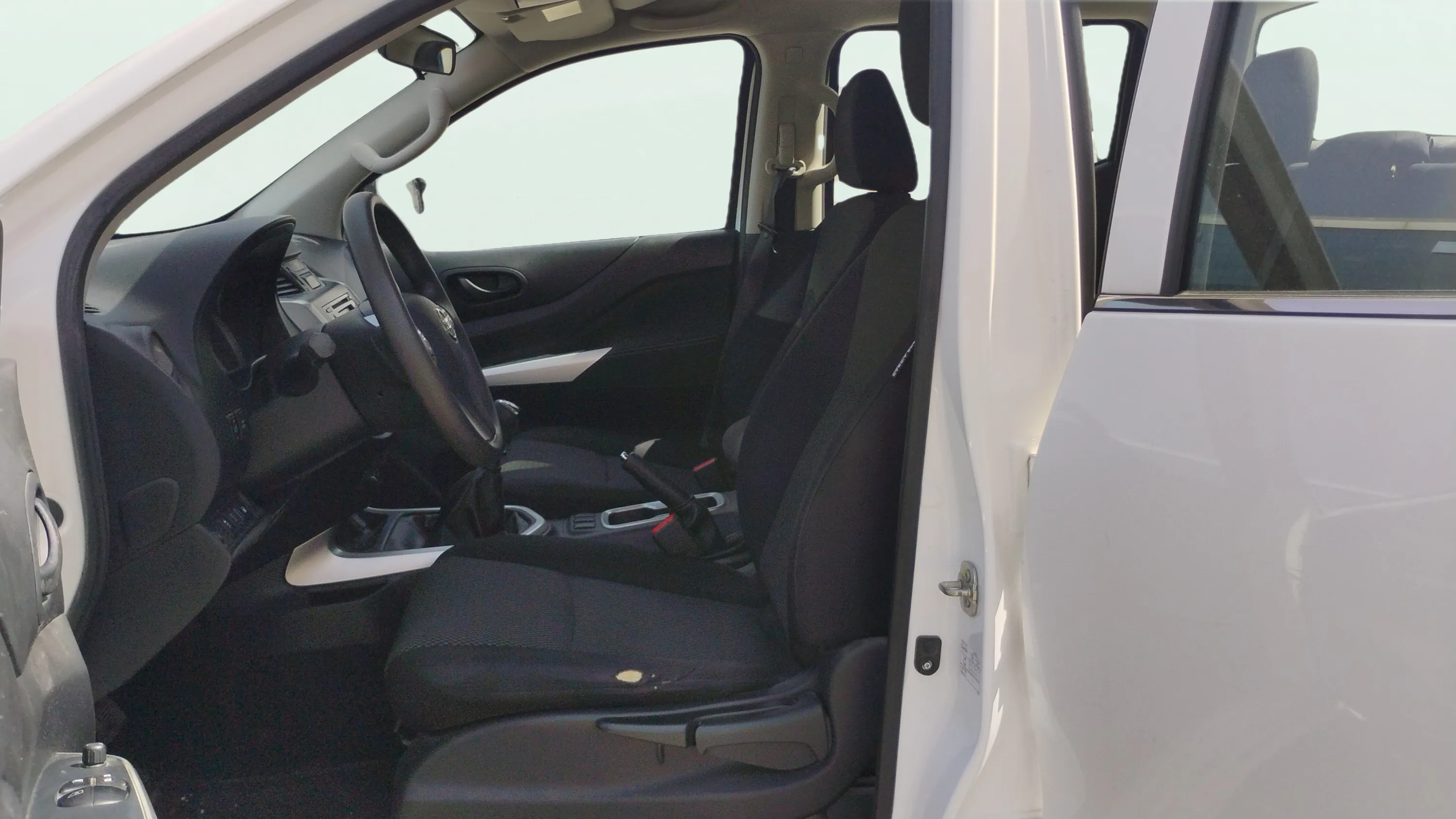 Nissan Navara - foto 10
