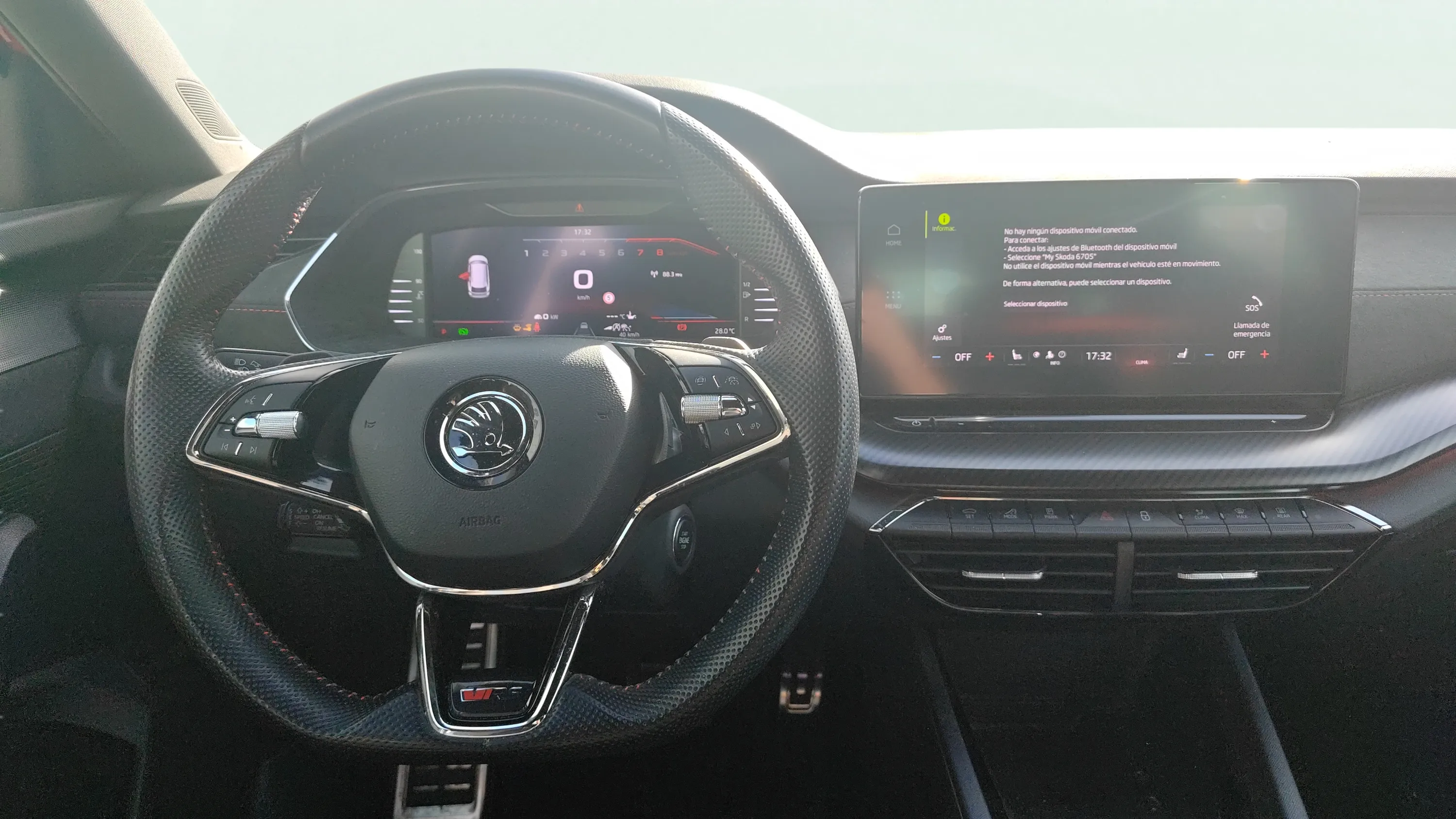 Škoda Octavia Combi 2.0 TSI DSG RS Plus - foto 6