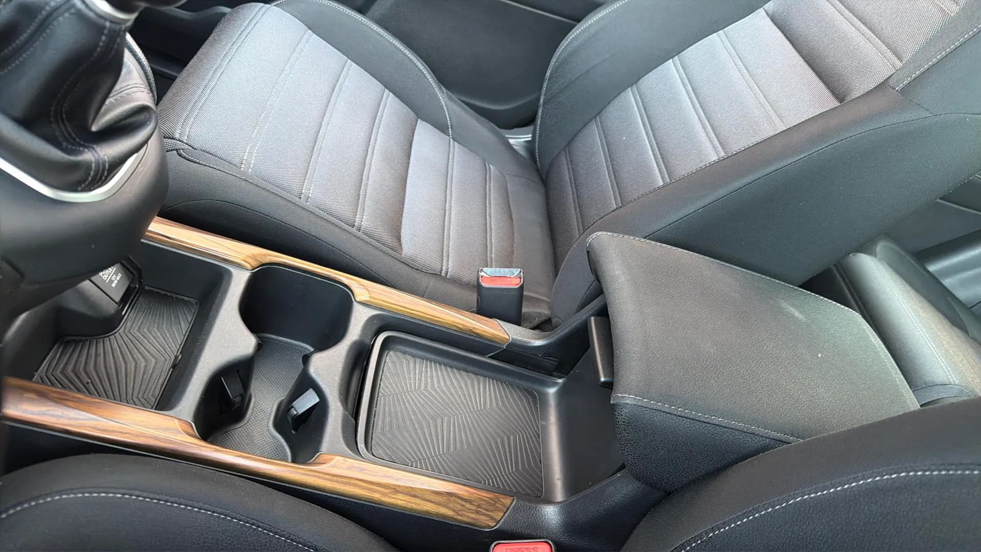 Honda CR-V 1.5 VTEC Turbo 4x2 Comfort - foto 26