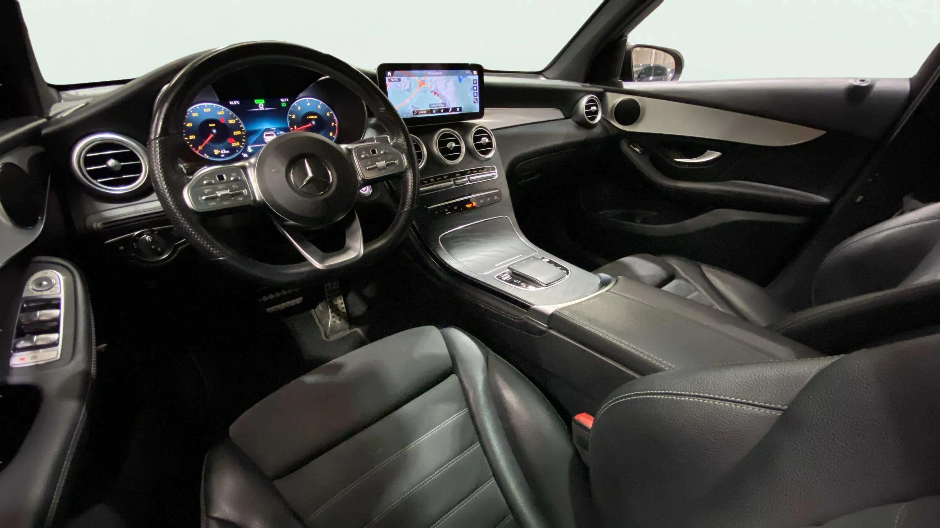 Mercedes-Benz GLC 200 4MATIC - foto 32