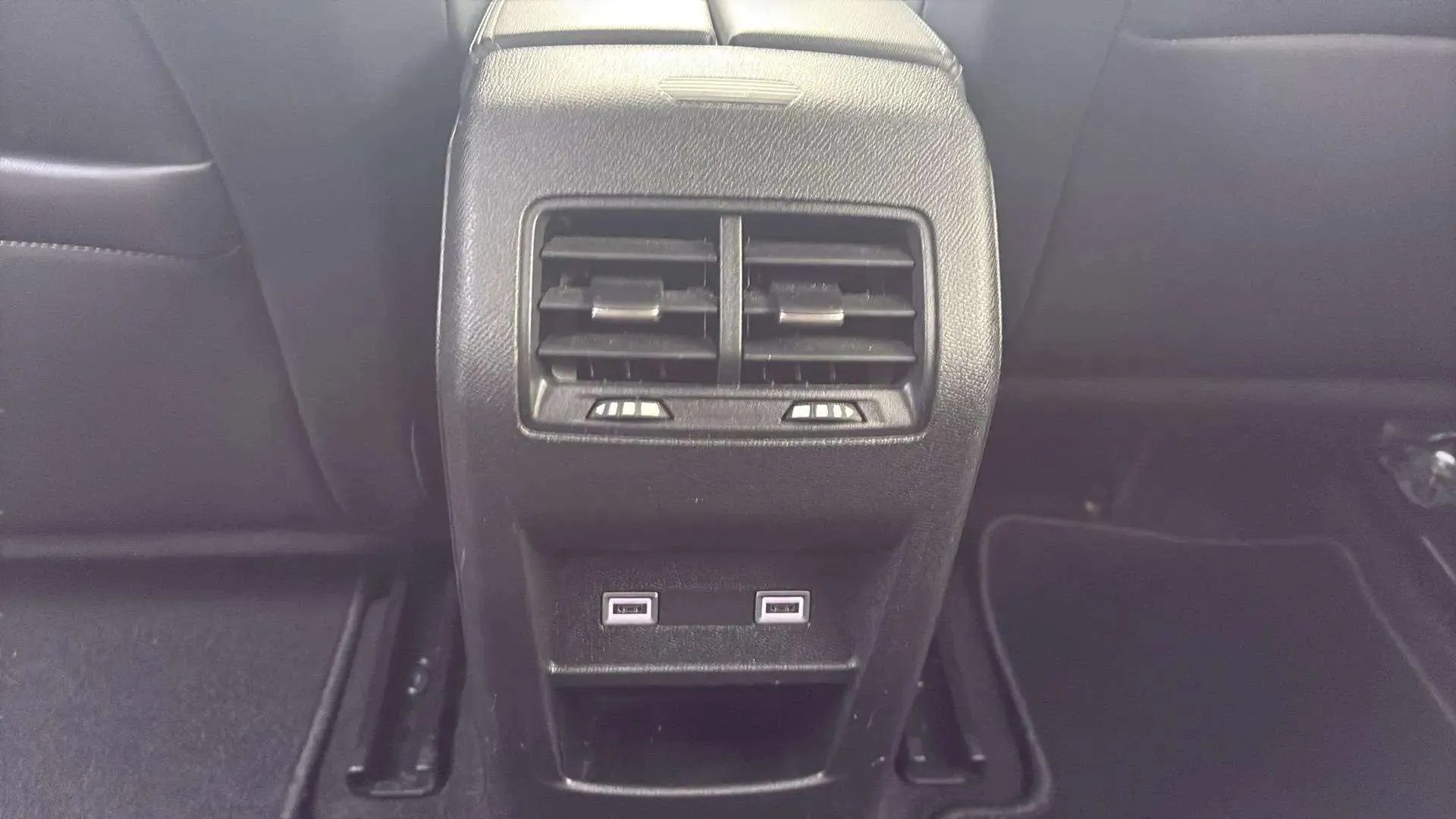 Peugeot 408 Allure Pack PureTech 130 EAT8 - foto 32
