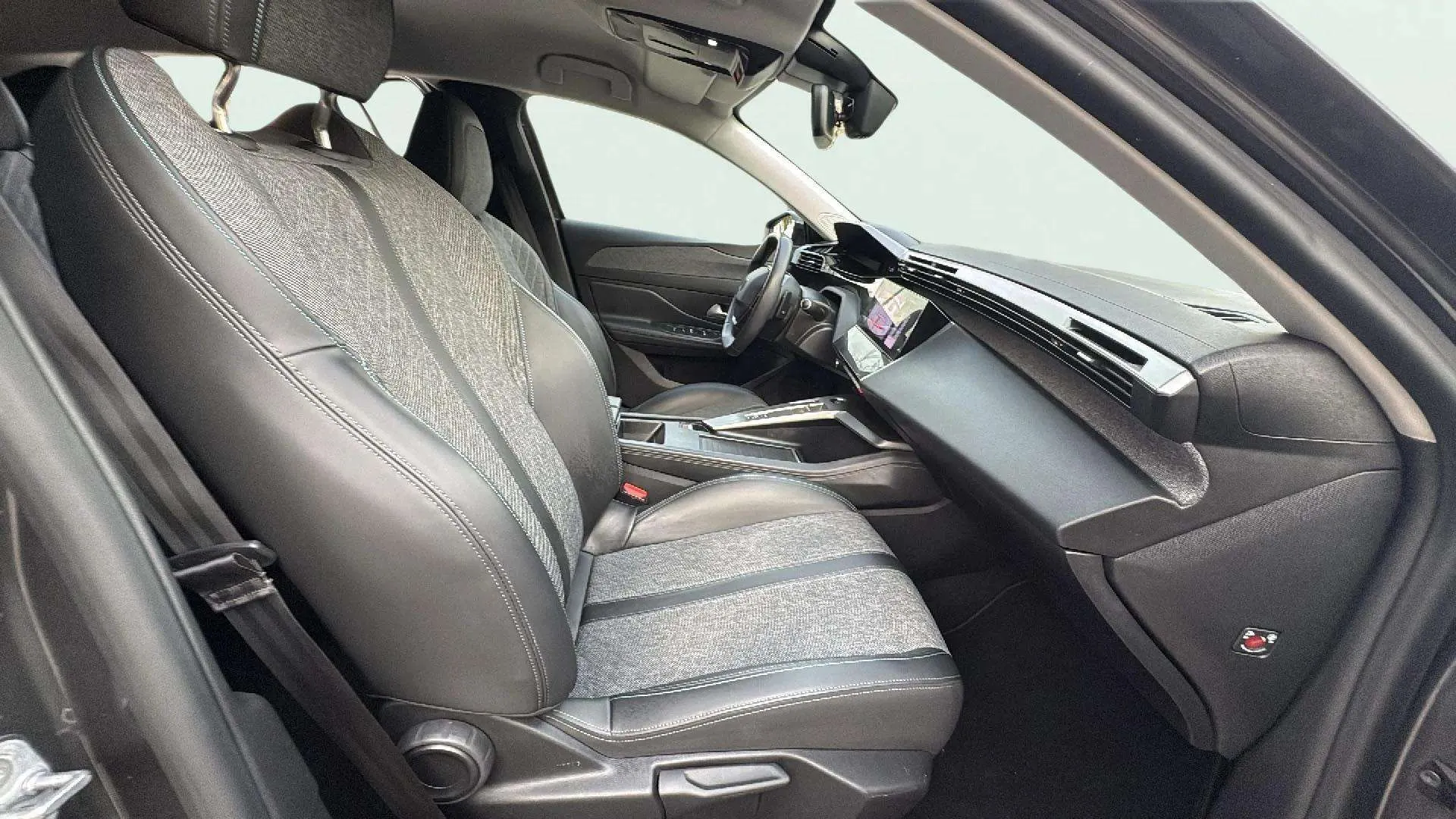 Peugeot 408 Allure Pack PureTech 130 EAT8 - foto 19