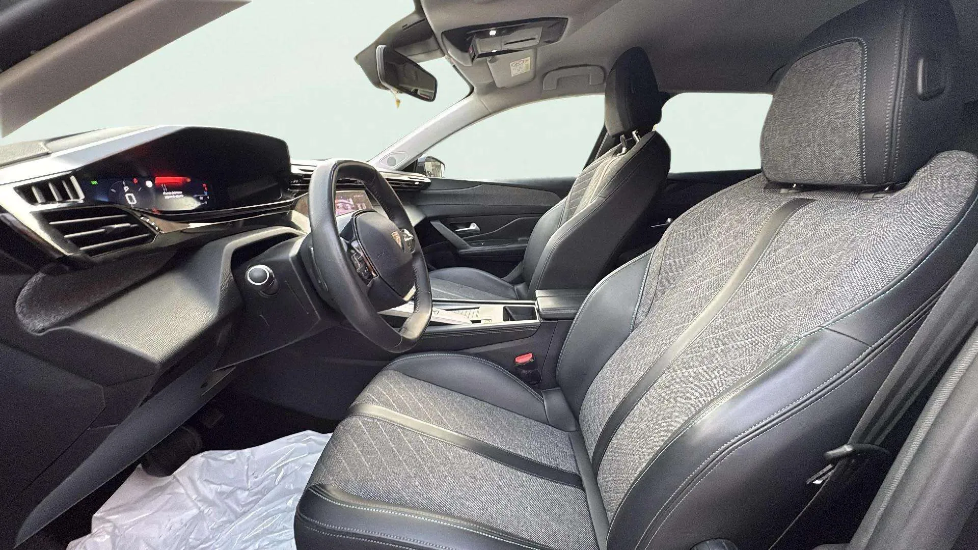 Peugeot 408 Allure Pack PureTech 130 EAT8 - foto 18