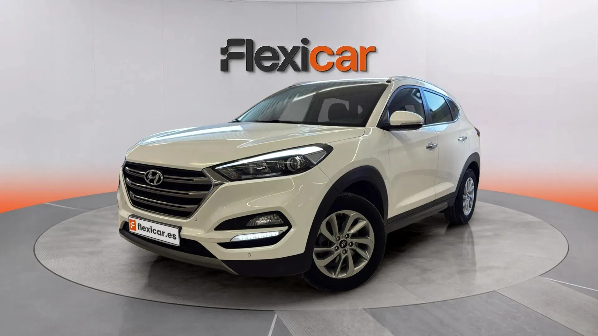 Hyundai Tucson 1.6 GDi BlueDrive Essence 4x2 - foto 3