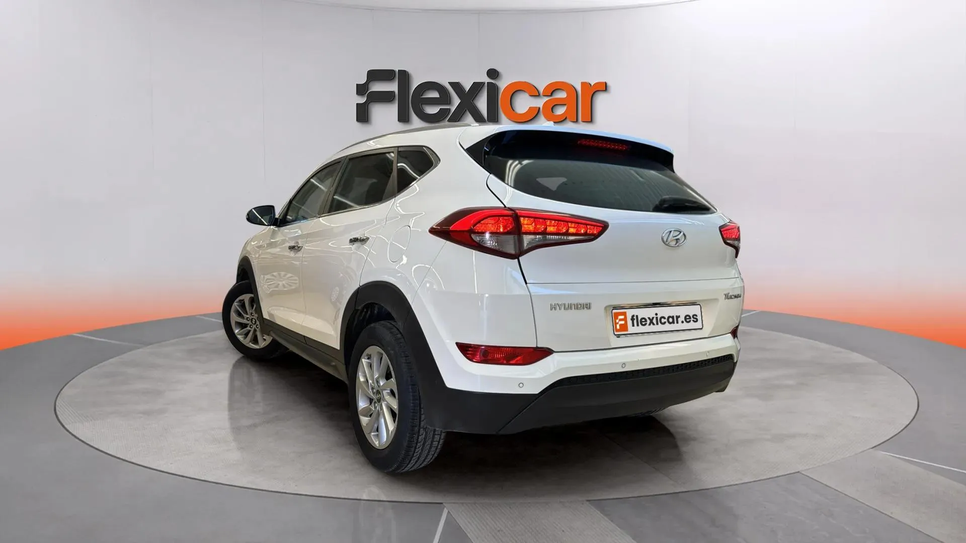 Hyundai Tucson 1.6 GDi BlueDrive Essence 4x2 - foto 4