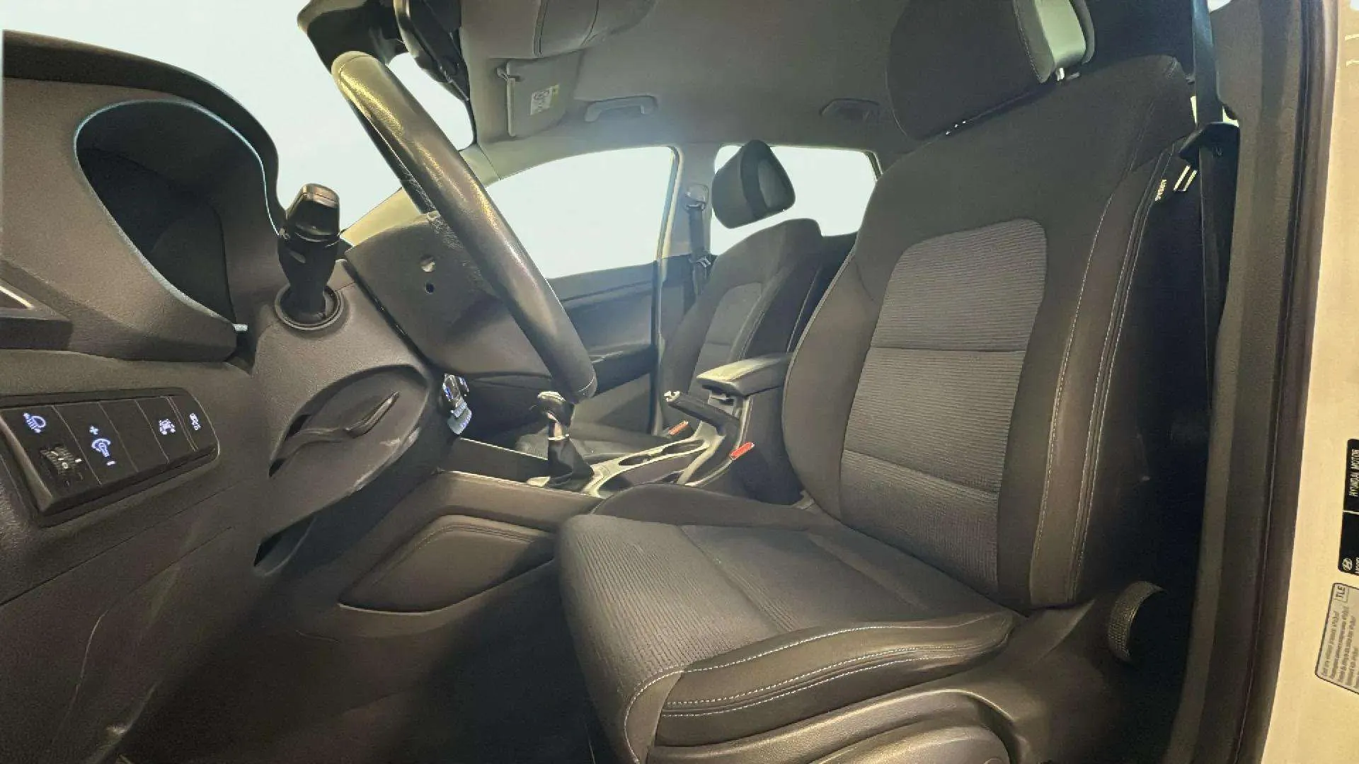 Hyundai Tucson 1.6 GDi BlueDrive Essence 4x2 - foto 18