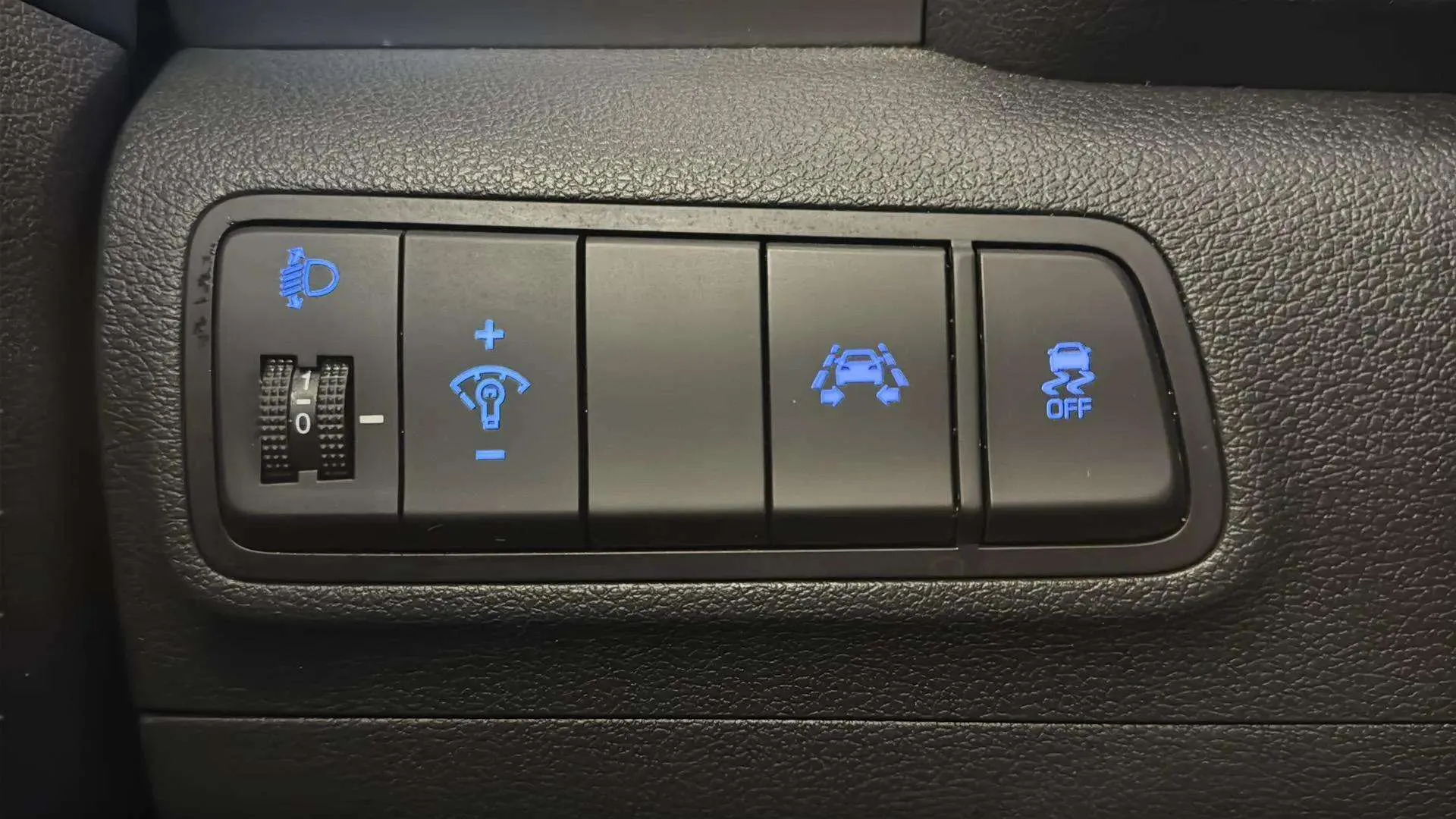 Hyundai Tucson 1.6 GDi BlueDrive Essence 4x2 - foto 17