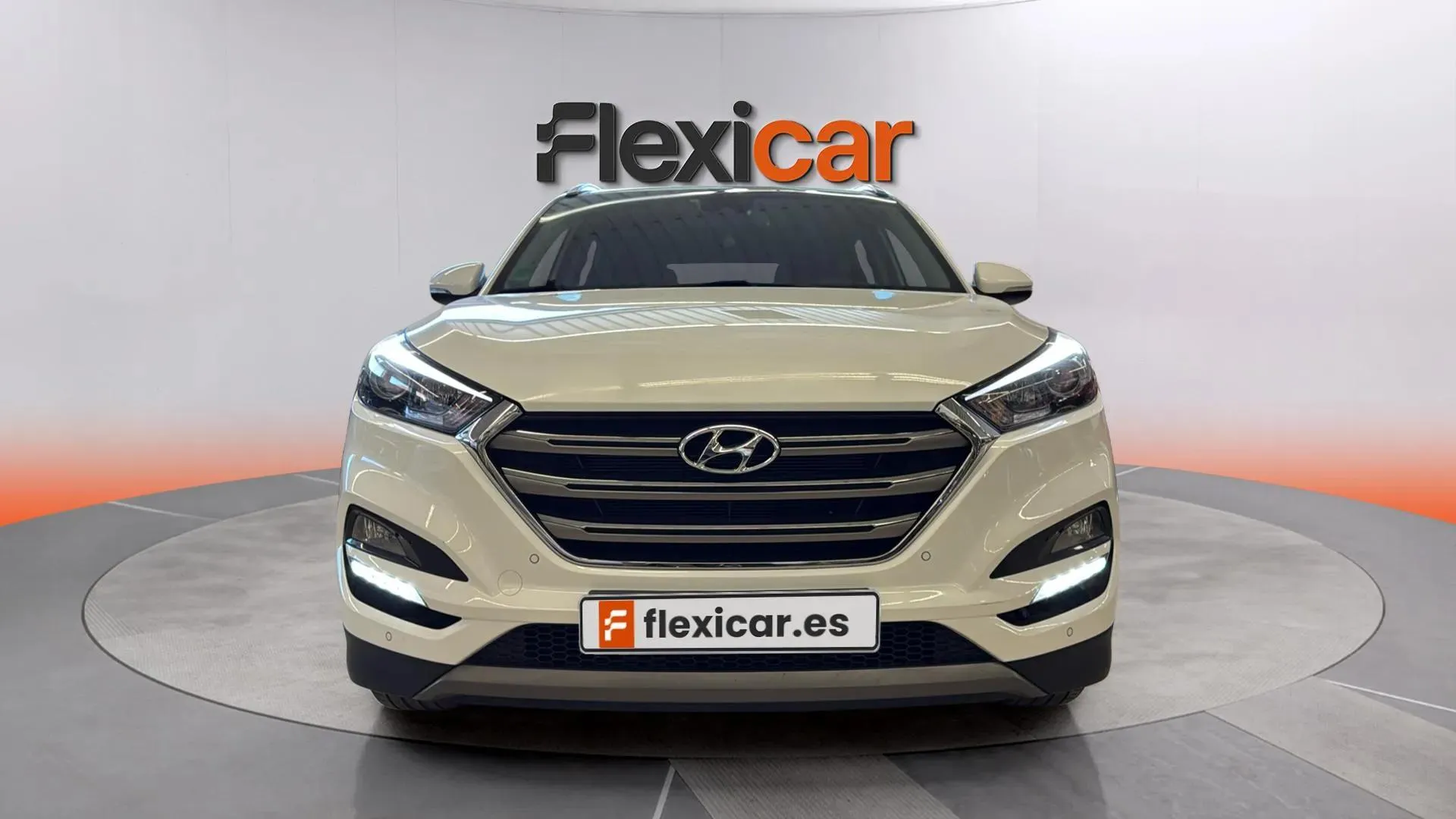 Hyundai Tucson 1.6 GDi BlueDrive Essence 4x2 - foto 2