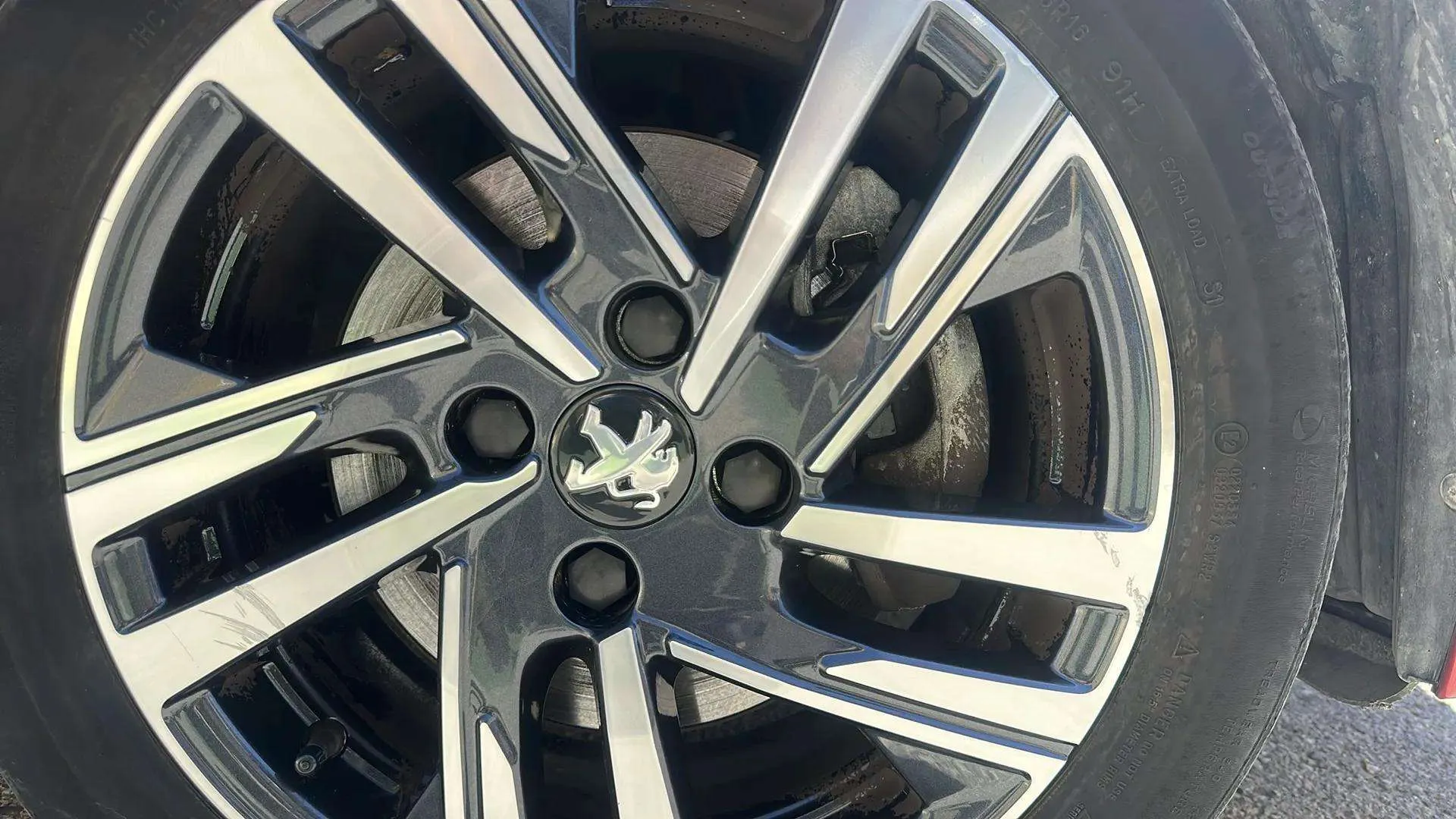 Peugeot 208 PureTech Allure - foto 18