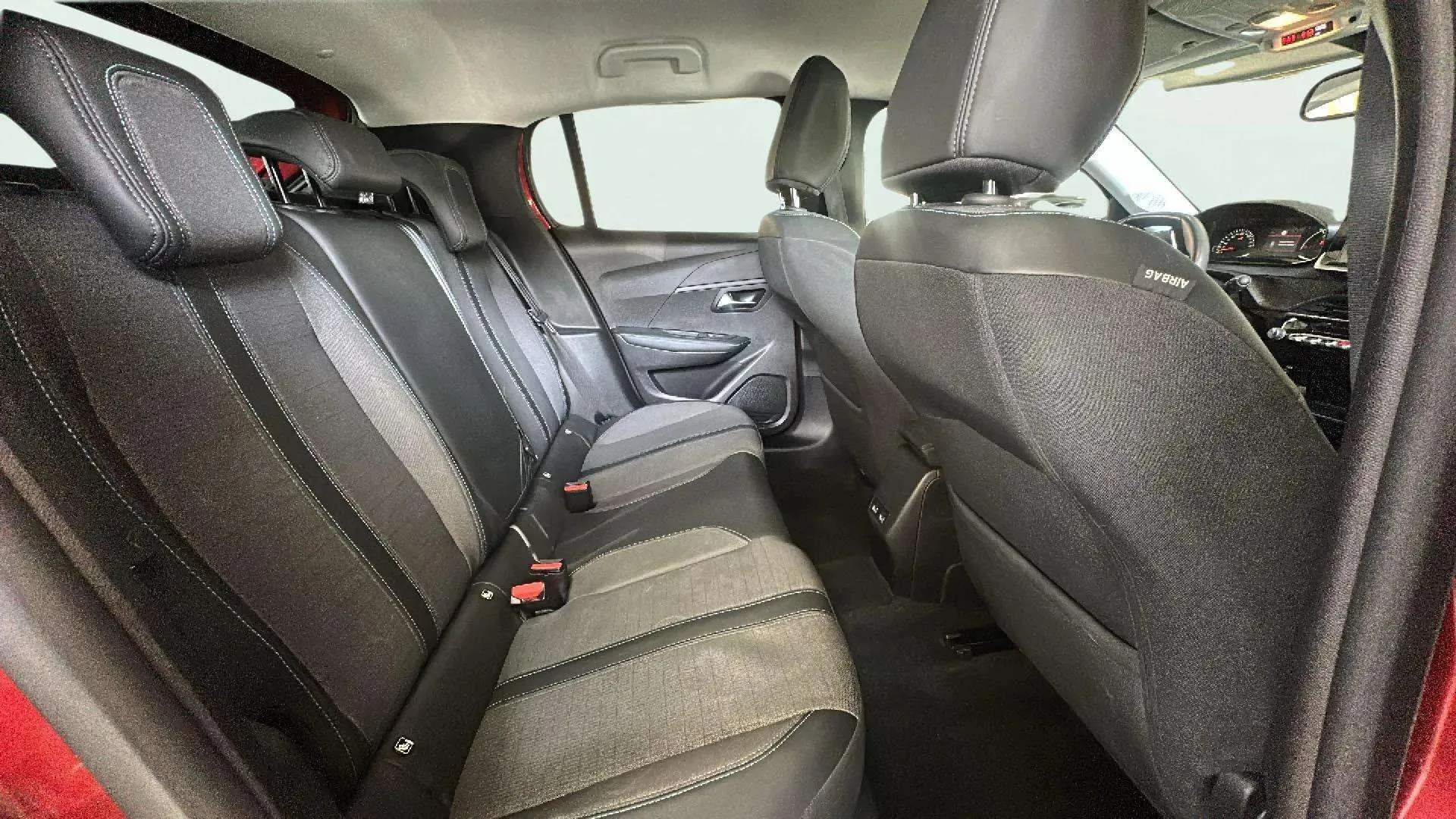 Peugeot 208 PureTech Allure - foto 10