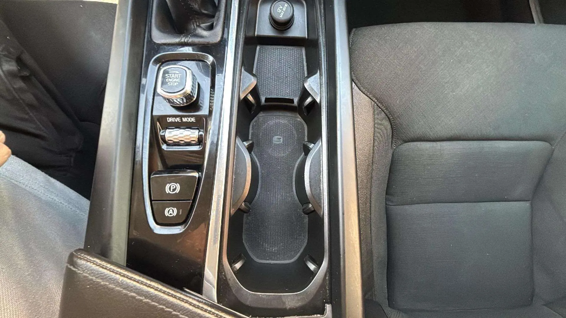 Volvo V60 2.0 D3 - foto 34