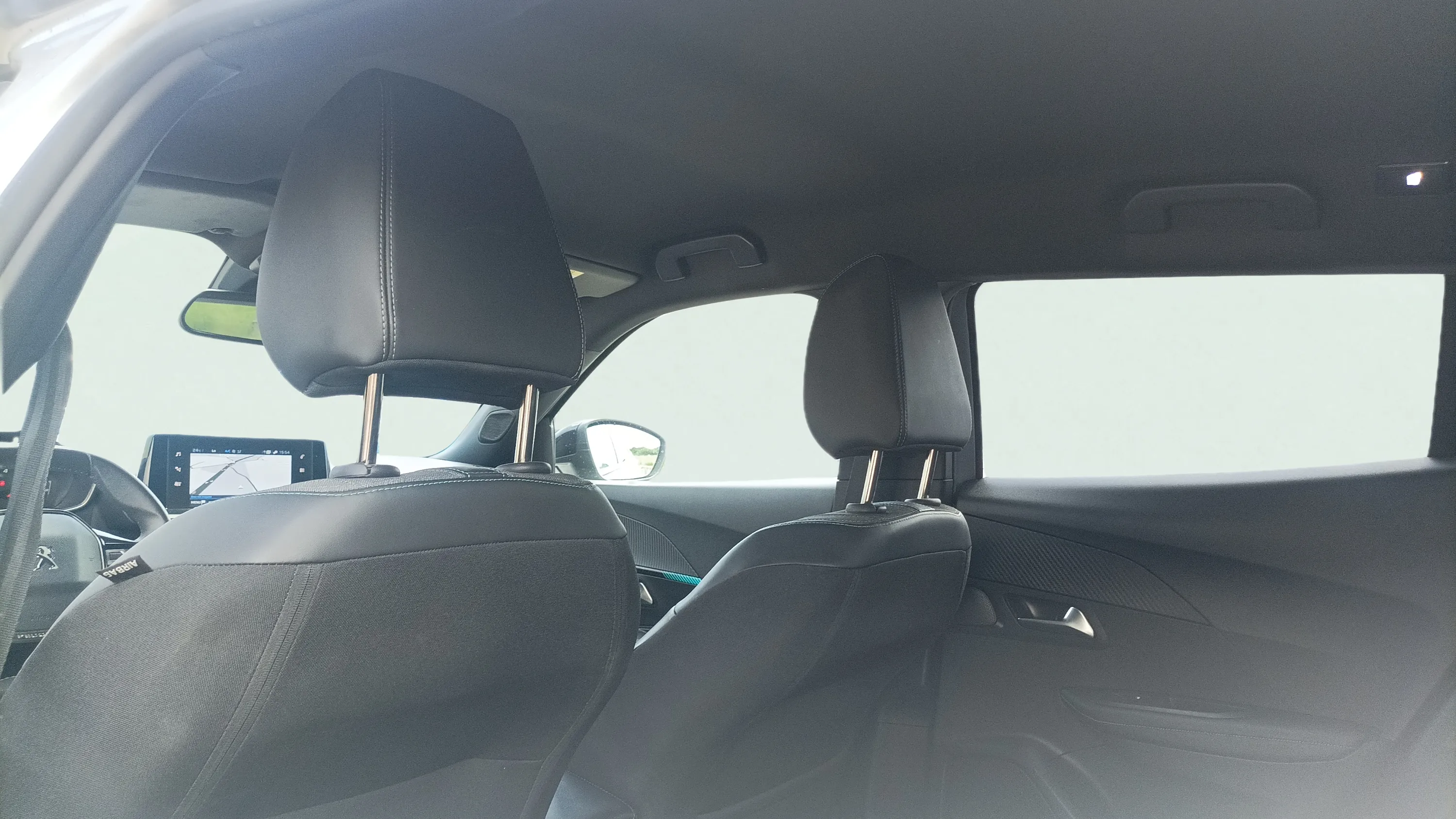 Peugeot 2008 Allure PureTech 100 BVM6 - foto 20